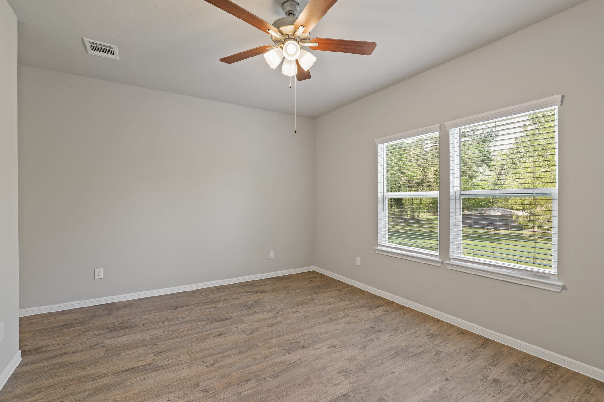 13502 Axel Lane, Houston, TX 77047 13502 Axel Lane, Houston, TX 77047