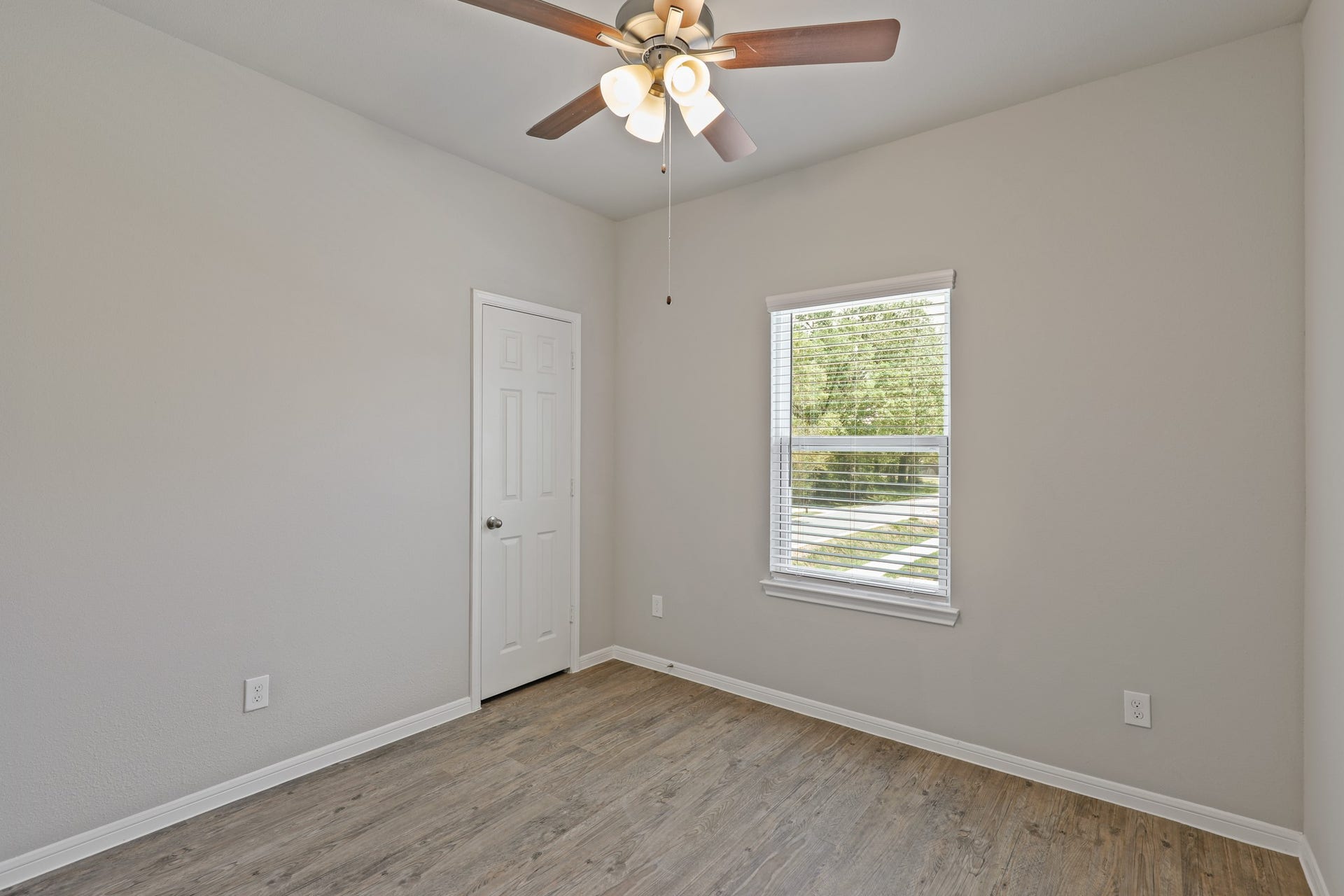 13502 Axel Lane, Houston, TX 77047 13502 Axel Lane, Houston, TX 77047