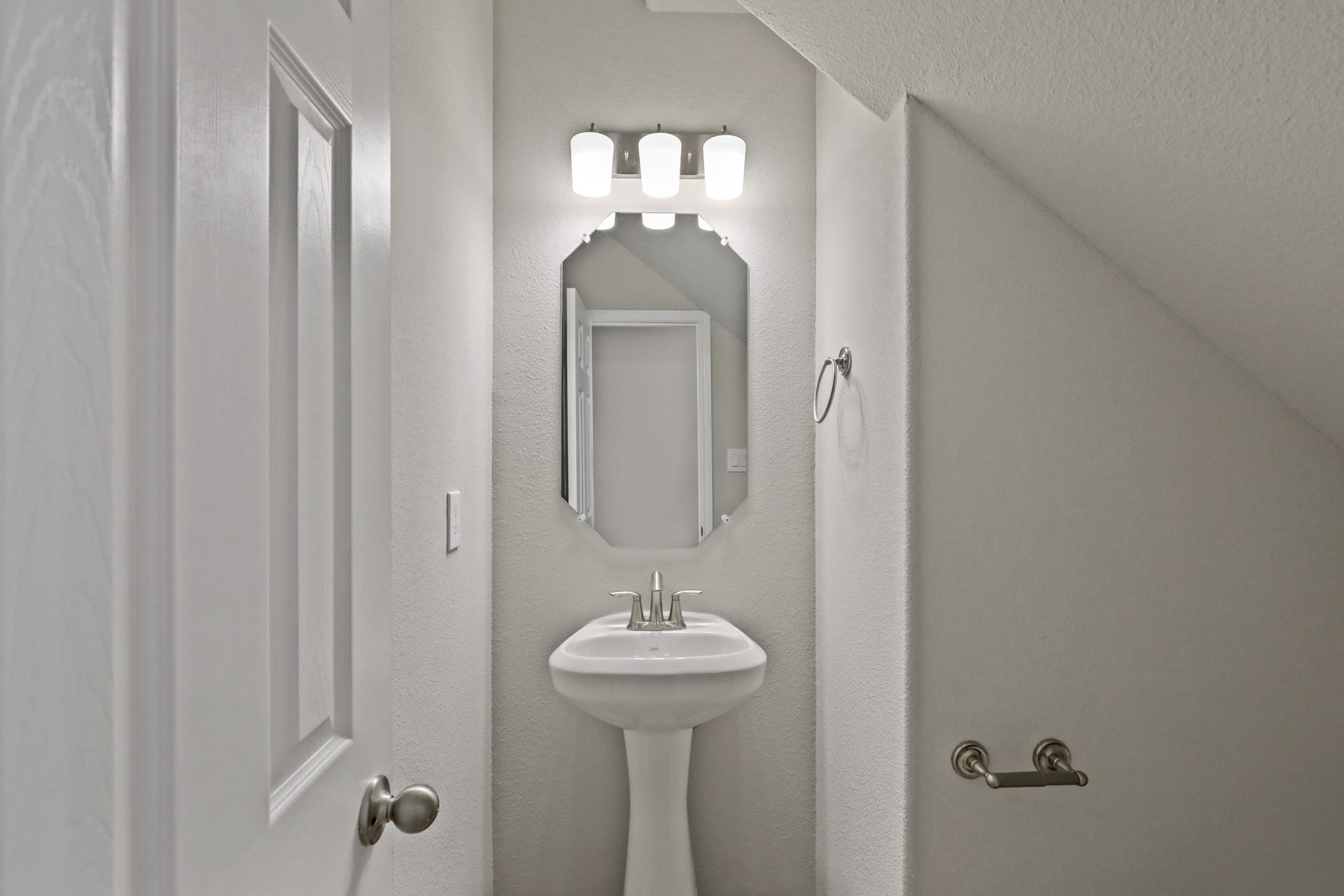 13502 Axel Lane, Houston, TX 77047 13502 Axel Lane, Houston, TX 77047