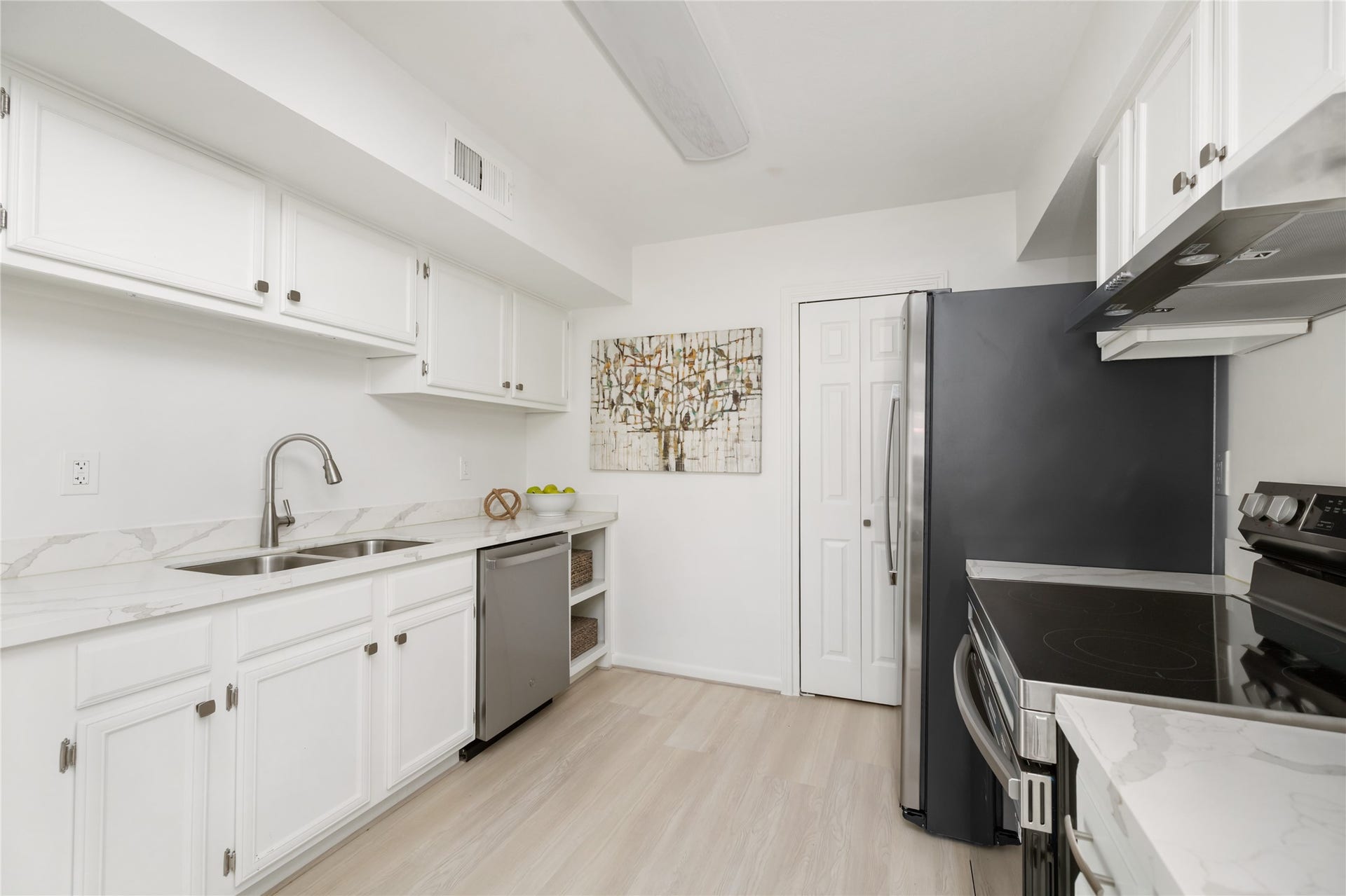 1601 S Shepherd Drive, #113, Houston, TX 77019 1601 S Shepherd Drive, #113, Houston, TX 77019