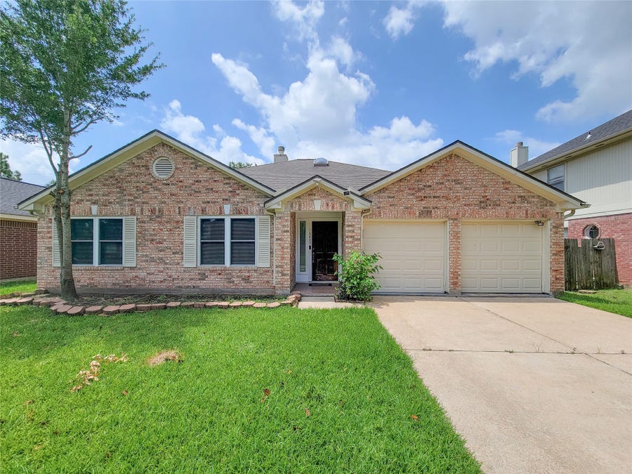 Property photo for 16807 Sussex Drive, Houston, TX