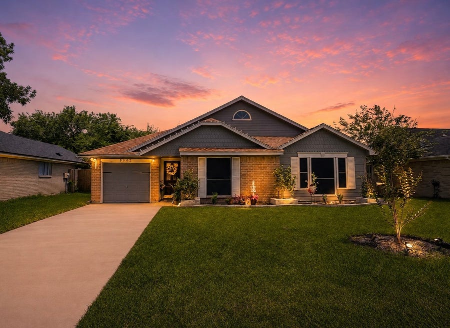 Property photo for 8602 Lazy Brook Lane, La Porte, TX