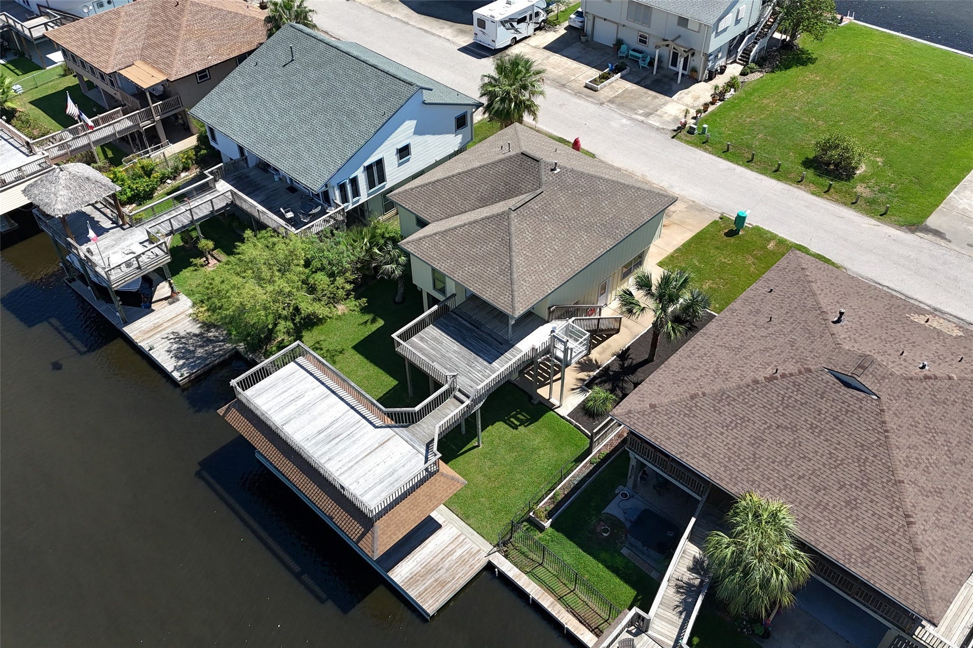 1187 Sailfish Street, Bayou Vista, TX 77563 1187 Sailfish Street, Bayou Vista, TX 77563