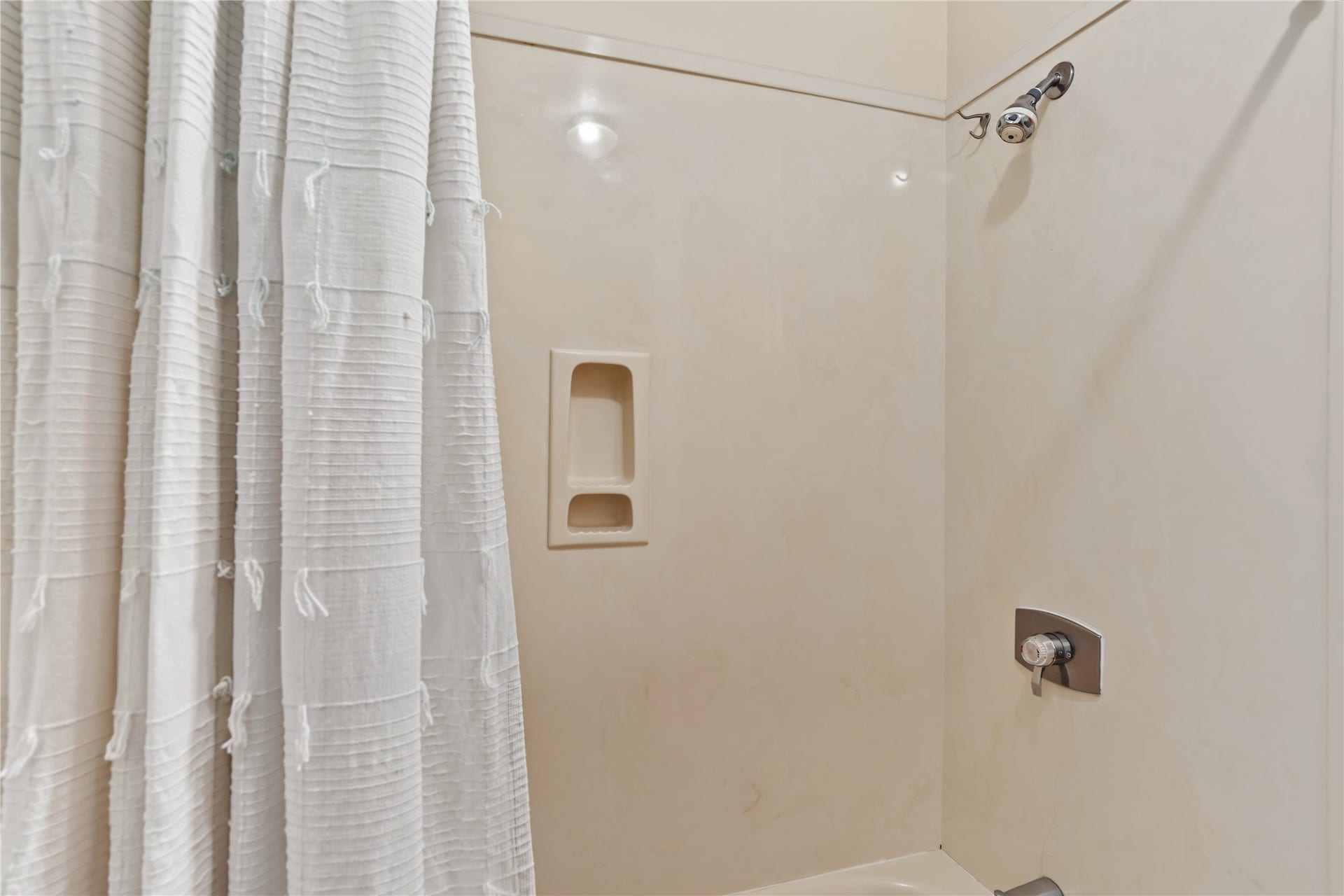 1187 Sailfish Street, Bayou Vista, TX 77563 1187 Sailfish Street, Bayou Vista, TX 77563
