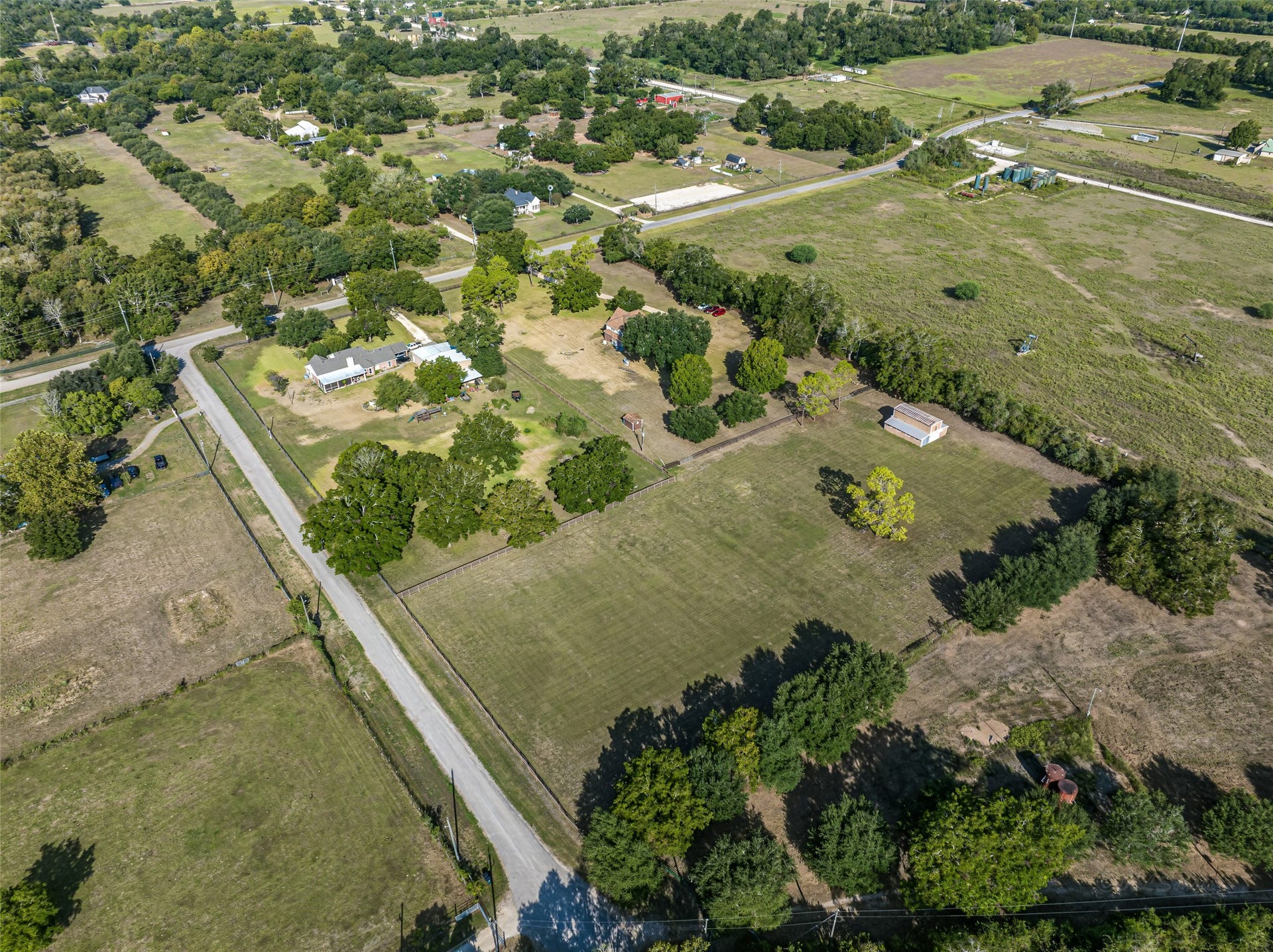 Surrounded by sprawling acreage properties, equestrian farms, and rolling countryside, offering a peaceful, low-density atmosphere while staying close to suburban conveniences.