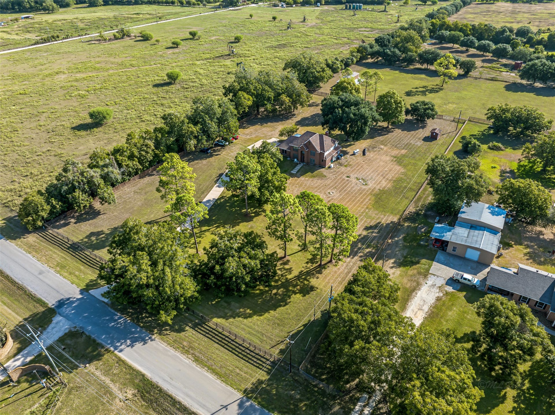 Just minutes north of Fulshear and a short drive to Katy, giving easy access to upscale dining, shopping centers, top-rated Katy ISD schools, and modern amenities.
