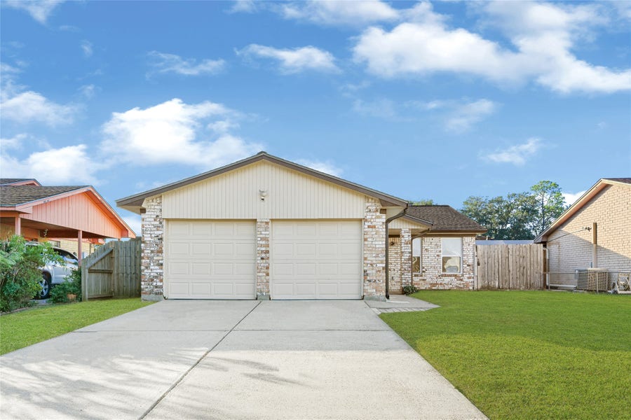 Property photo for 1803 Flamingo Drive, League City, TX
