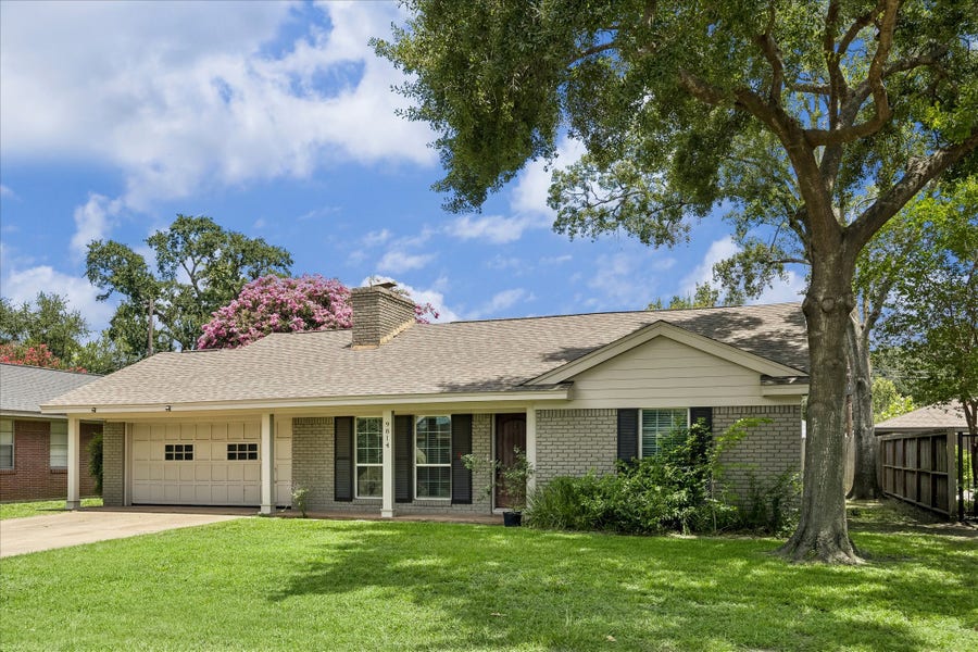 Property photo for 9814 Pine Lake Drive, Houston, TX