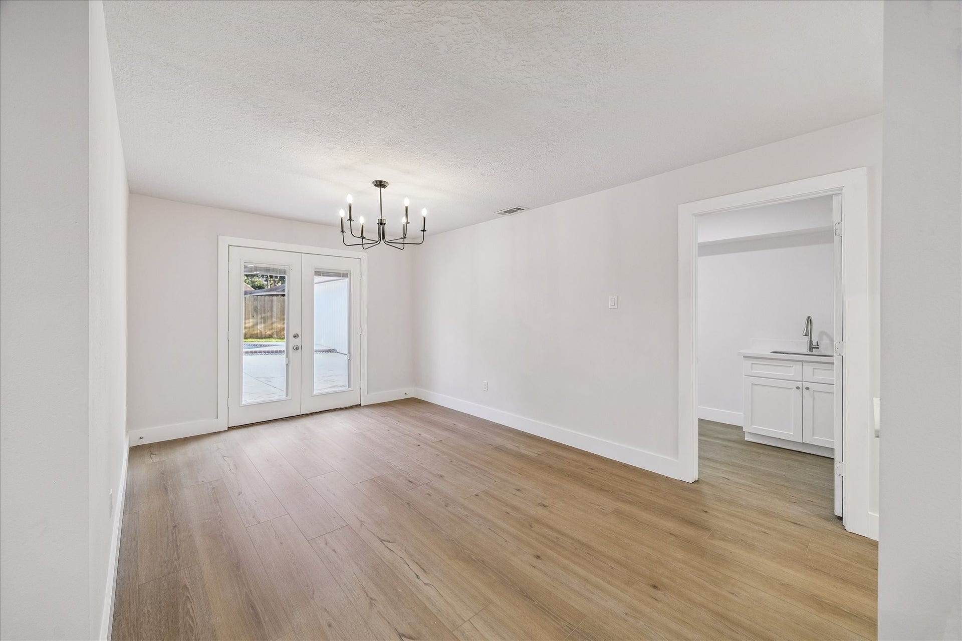 11947 Fawnview Drive, Houston, TX 77070 11947 Fawnview Drive, Houston, TX 77070