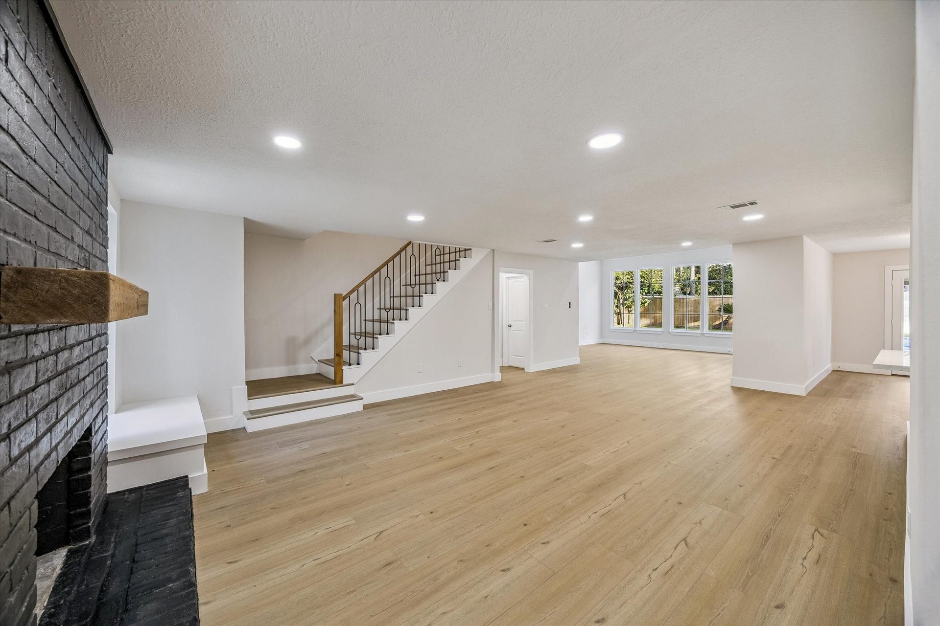 11947 Fawnview Drive, Houston, TX 77070 11947 Fawnview Drive, Houston, TX 77070