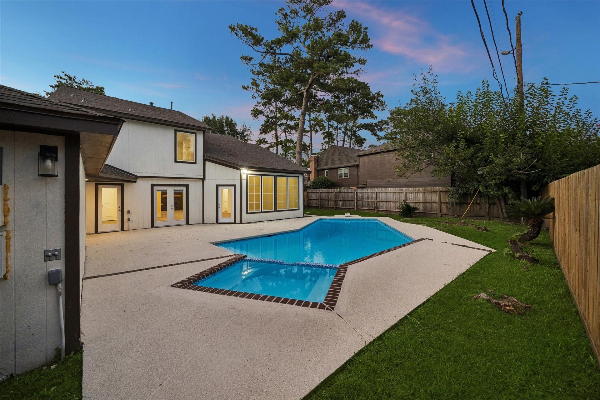 11947 Fawnview Drive, Houston, TX 77070 Refurbished pool was emptied out, received a new plaster. pump is from previous seller.