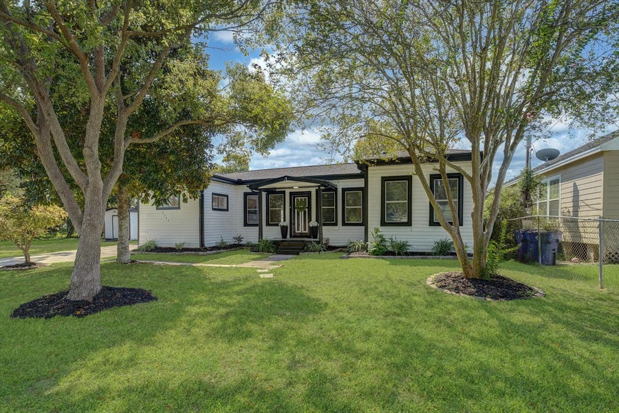 Property photo for 6405 Woodrow Street, Texas City, TX