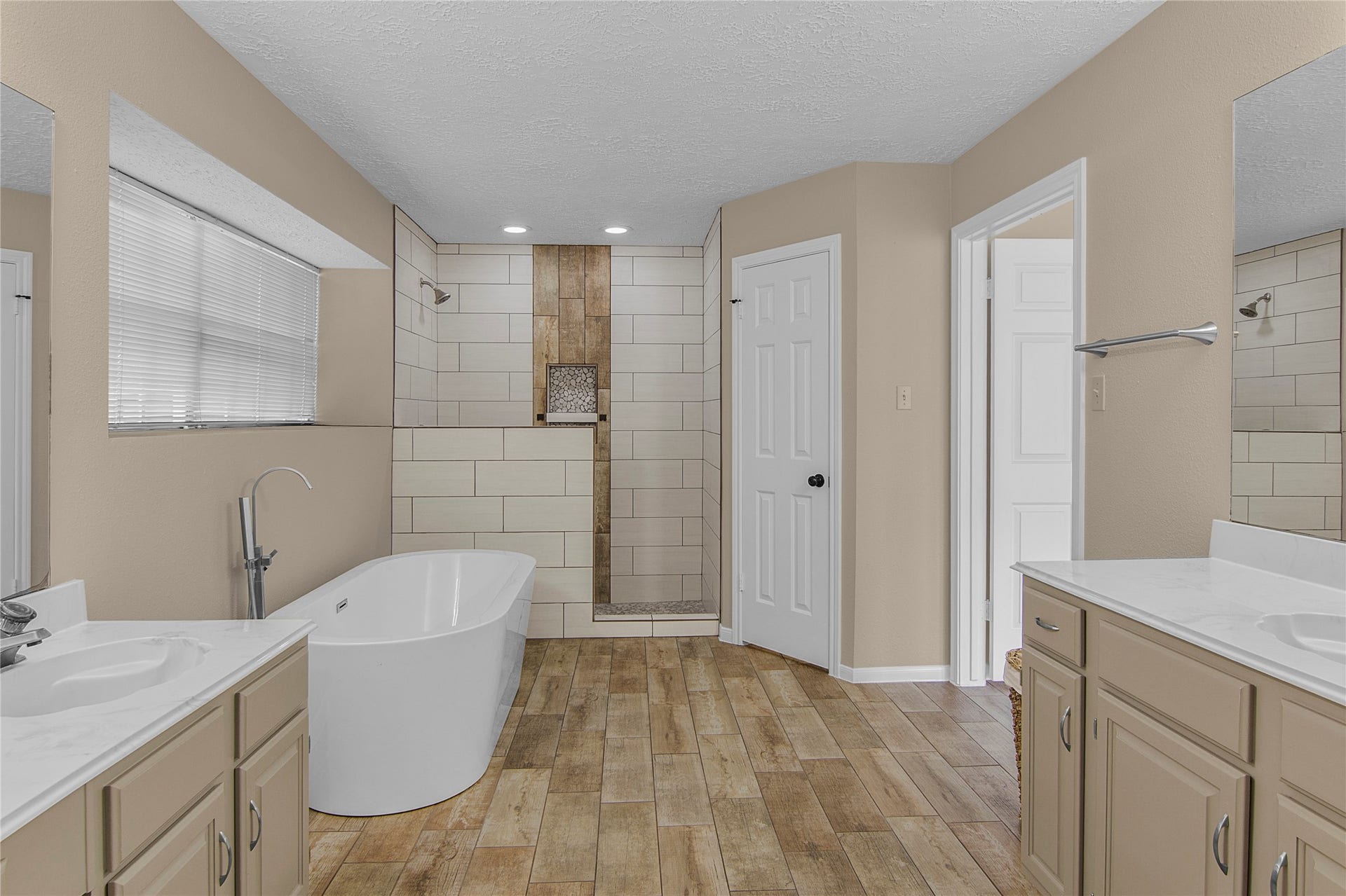 12503 Oakcroft Drive, Houston, TX 77070 a better view of this beauty
