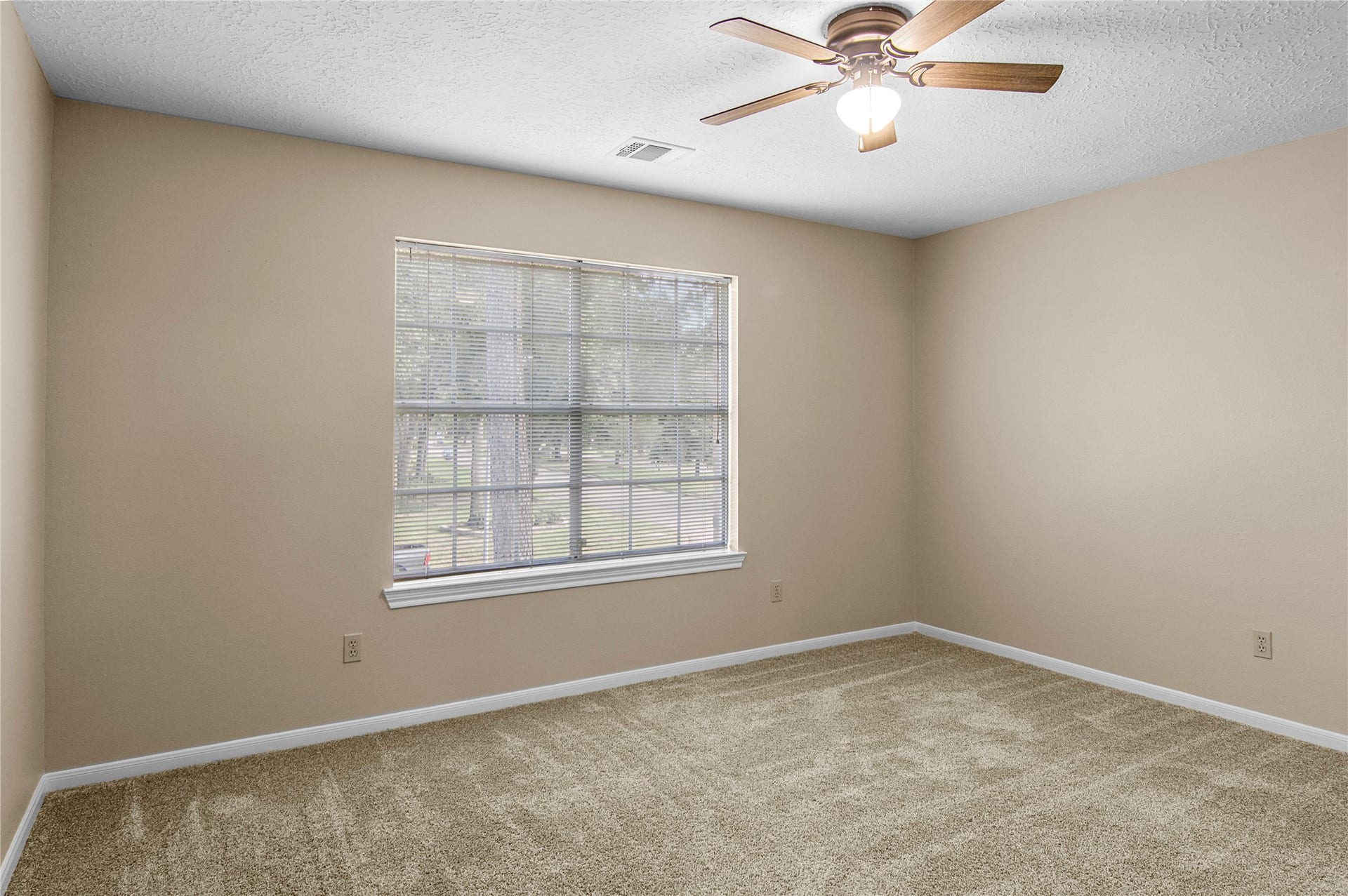 12503 Oakcroft Drive, Houston, TX 77070 bedroom 1