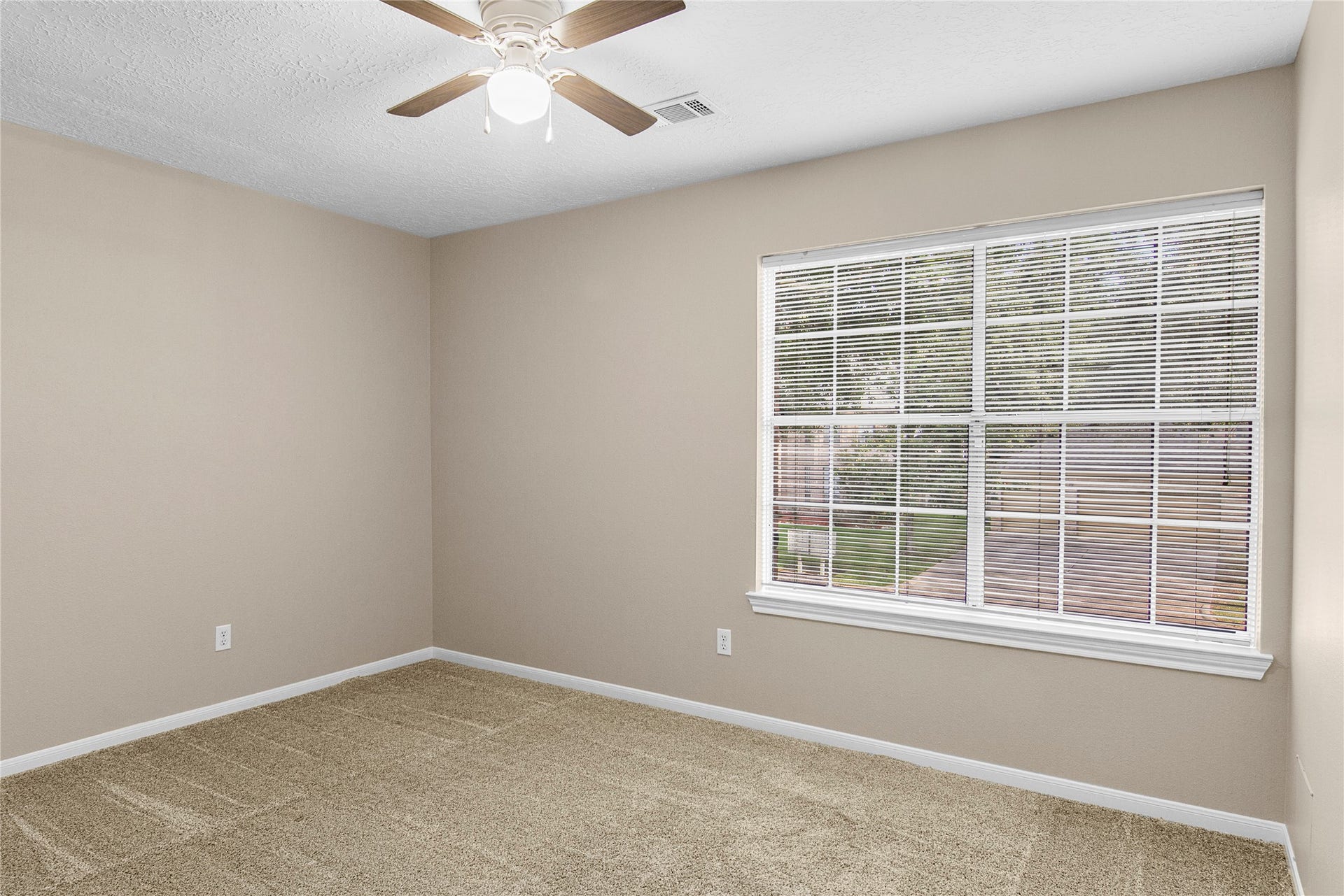 12503 Oakcroft Drive, Houston, TX 77070 bedroom off of short hallway