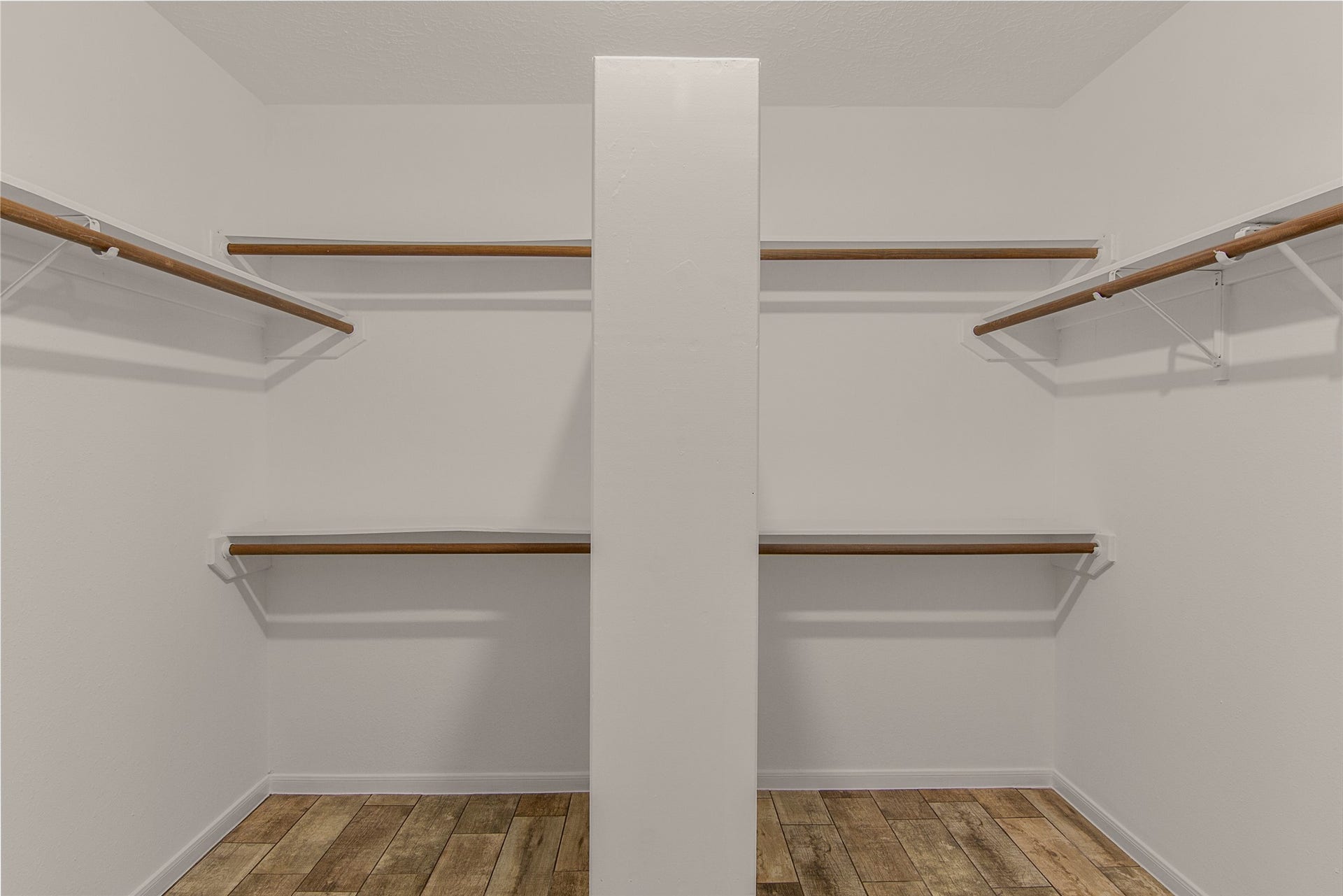 12503 Oakcroft Drive, Houston, TX 77070 large walk in closet