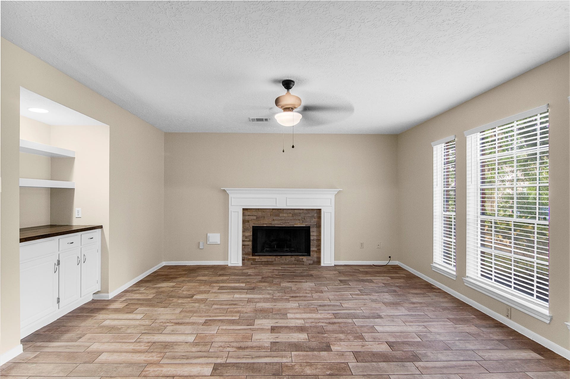12503 Oakcroft Drive, Houston, TX 77070 formal living area perfect for relaxing. The Built-in can also be converted back to a wet bar!!