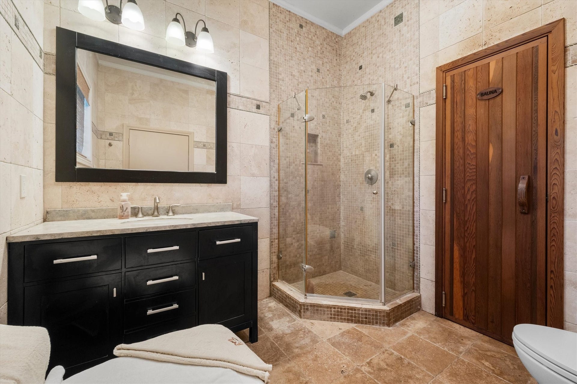 43 Highclere Park Drive, Spring, TX 77379 Outdoor bathroom