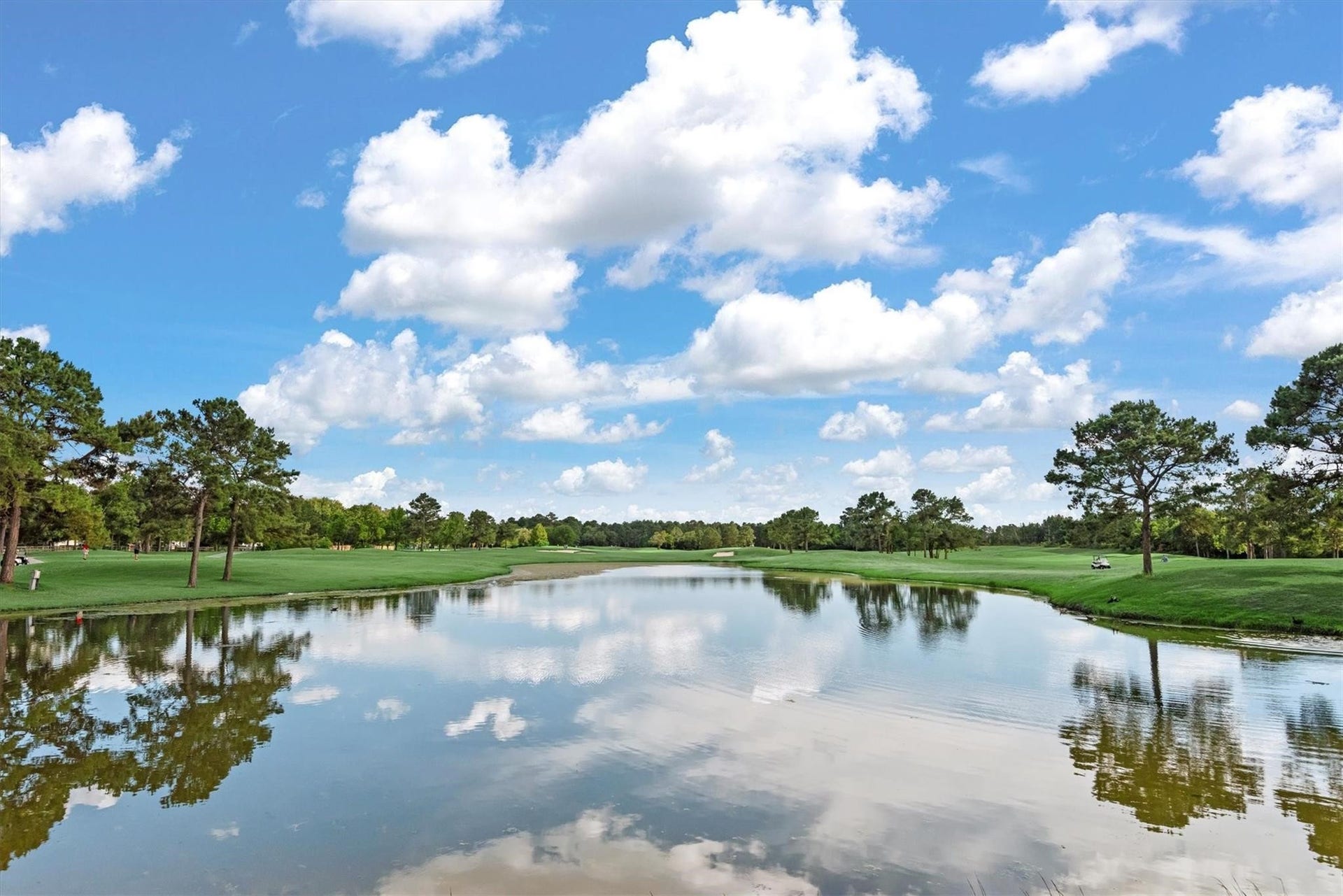 43 Highclere Park Drive, Spring, TX 77379 Gleannloch Farms is a premier master-planned community in Spring, TX, featuring a 27-hole golf course and resort-style amenities