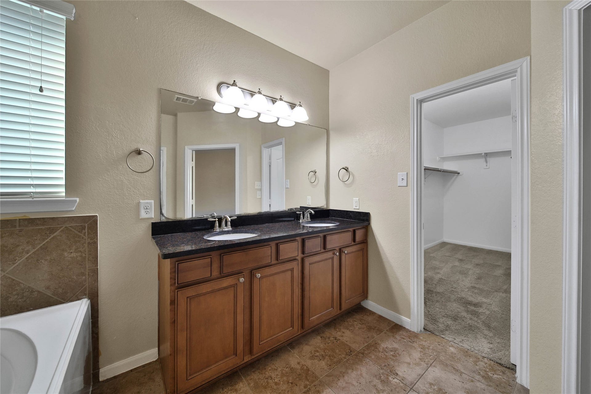 25208 Forest Ledge Drive, Porter, TX 77365