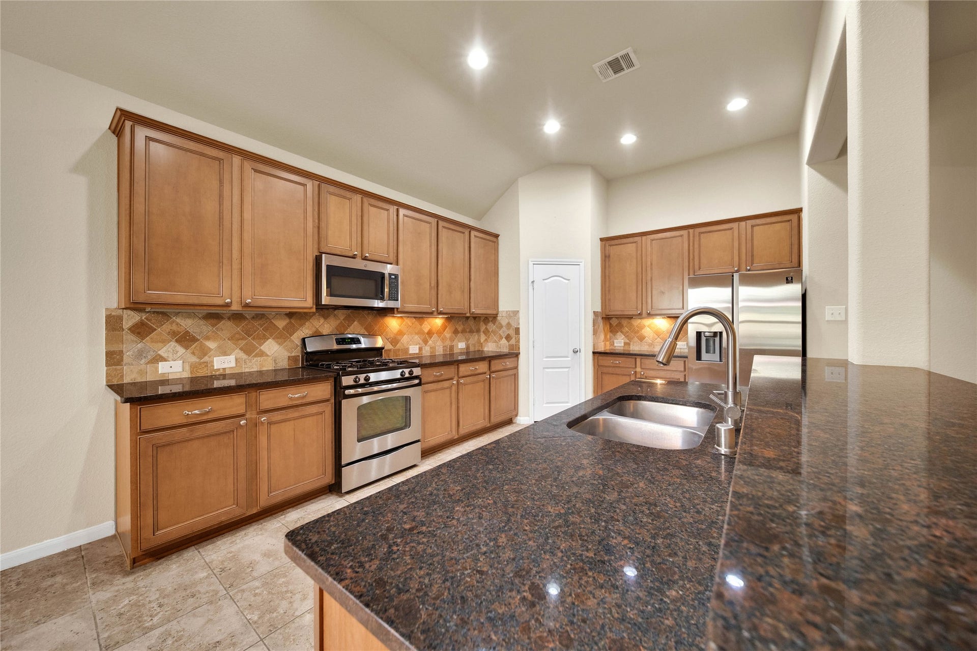 25208 Forest Ledge Drive, Porter, TX 77365