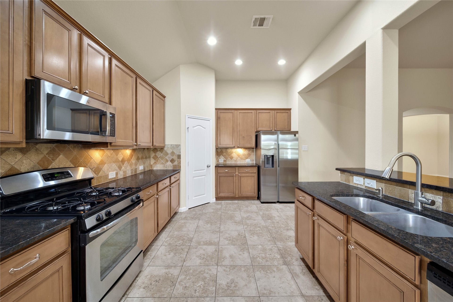 25208 Forest Ledge Drive, Porter, TX 77365