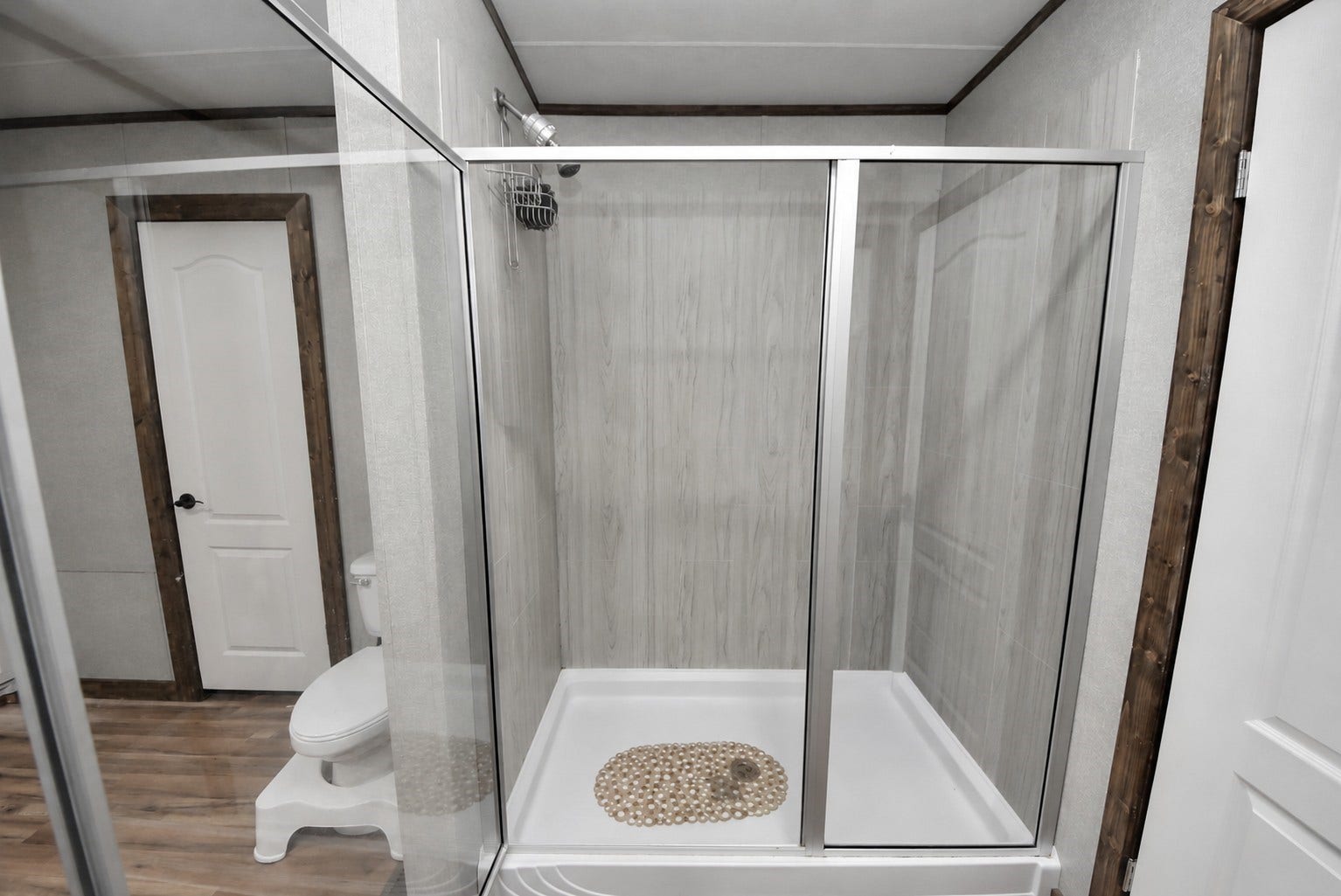 12565 Royal Green Drive, Conroe, TX 77303 Primary bathroom with glass enclosed shower.