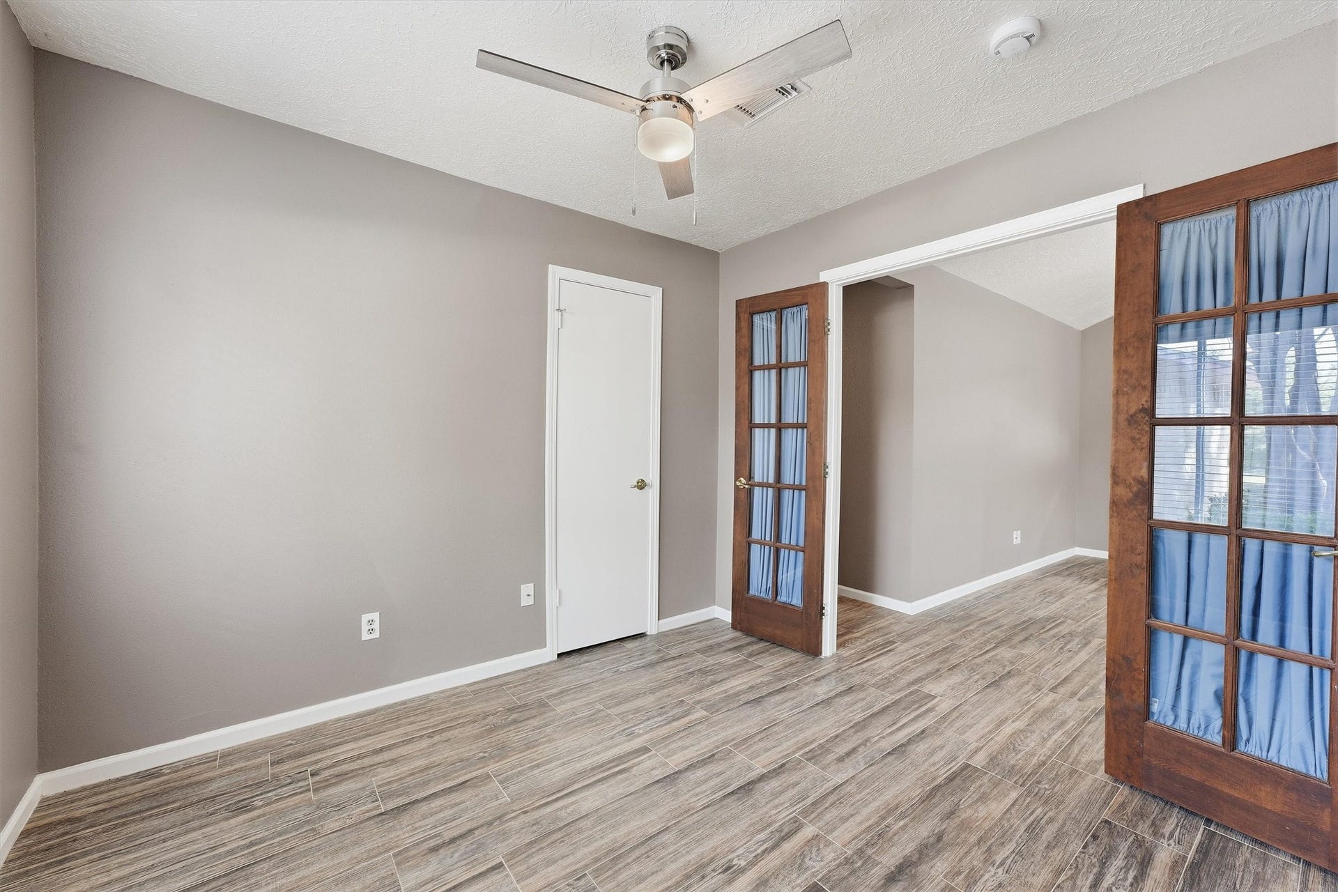 4th bedroom with window and closet