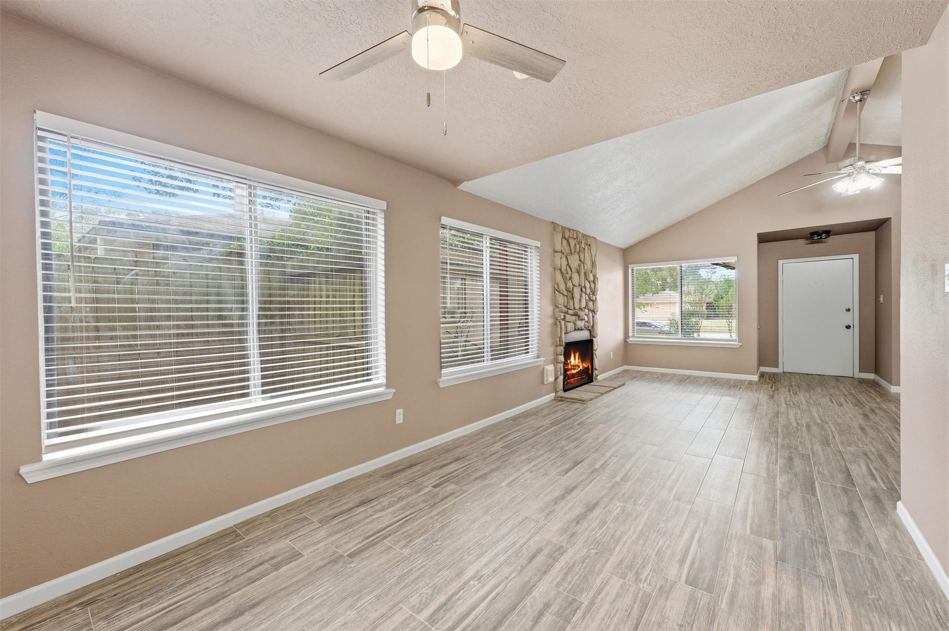 Fireplace can be gas or wood burning