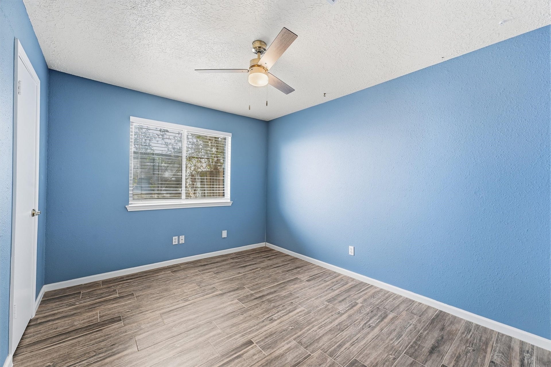 large secondary bedroom