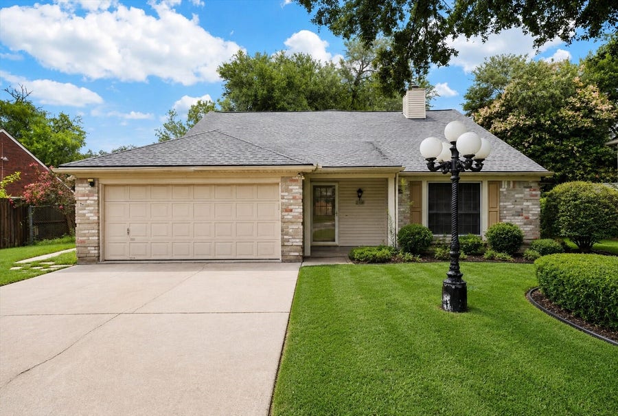 Property photo for 2316 Francis Drive, Pearland, TX