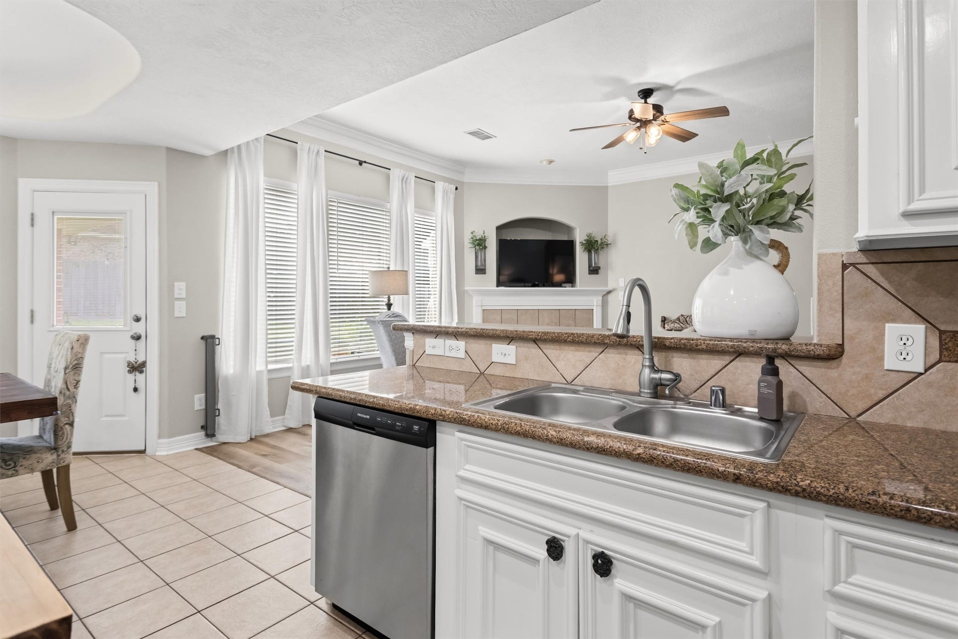 12762 Point Aquarius Boulevard, Willis, TX 77318 12762 Point Aquarius Boulevard, Willis, TX 77318