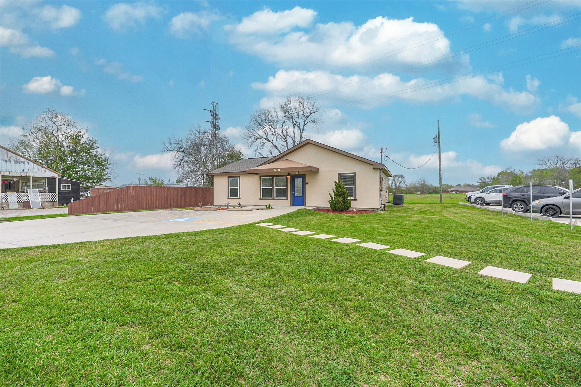1408 W Highway 6, Alvin, TX 77511 1408 W Highway 6, Alvin, TX 77511