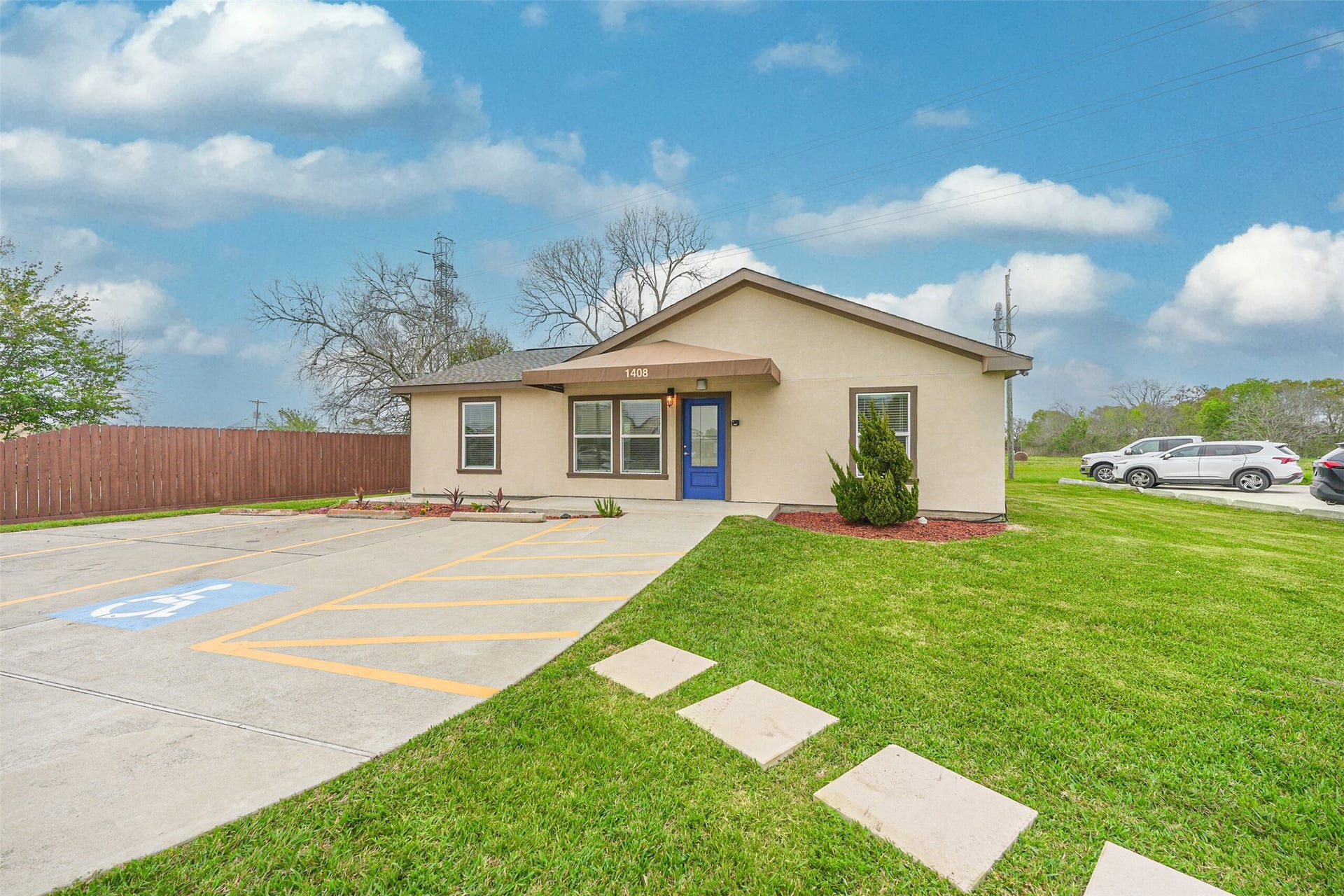 1408 W Highway 6, Alvin, TX 77511 1408 W Highway 6, Alvin, TX 77511