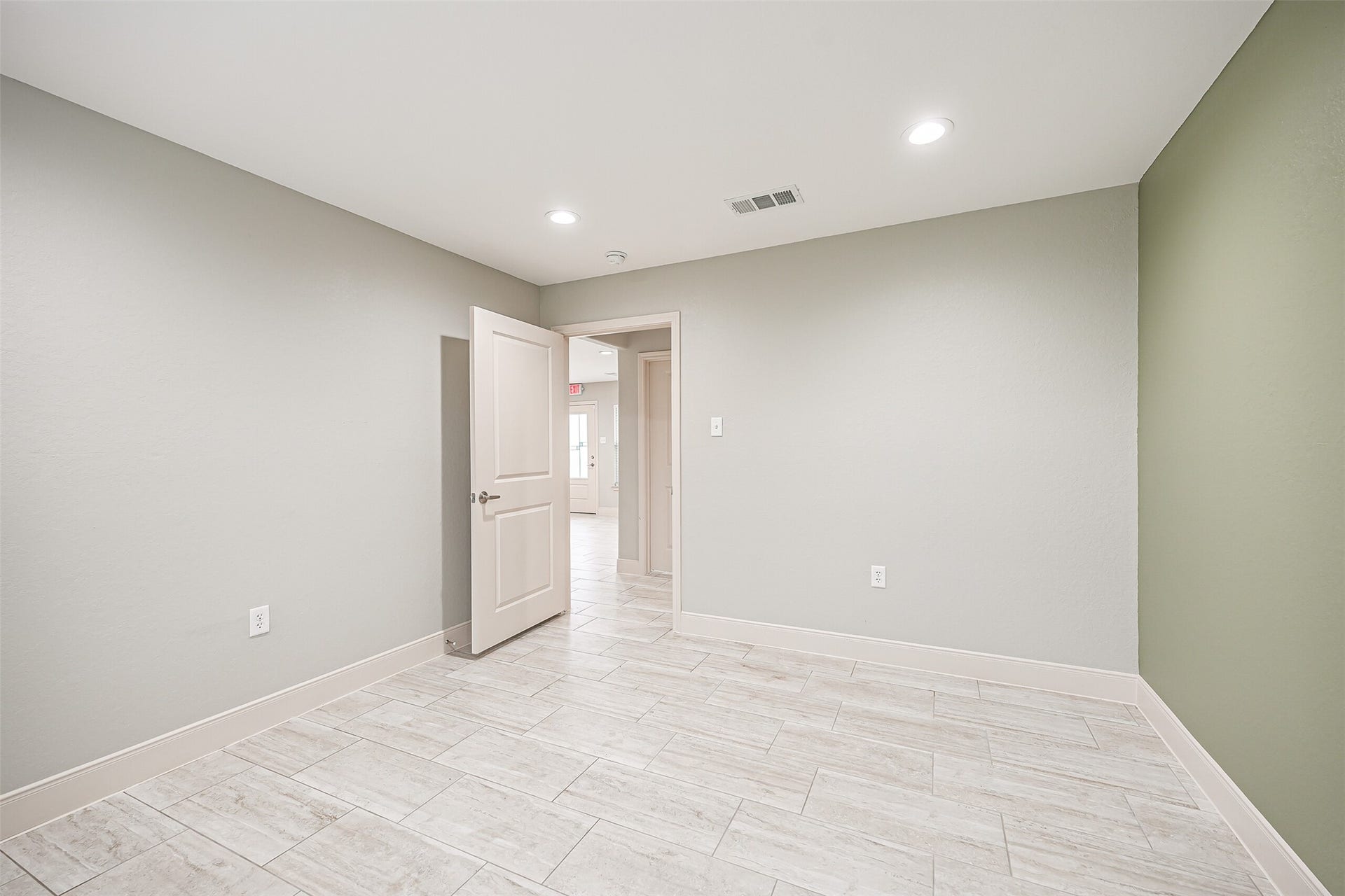 1408 W Highway 6, Alvin, TX 77511 1408 W Highway 6, Alvin, TX 77511