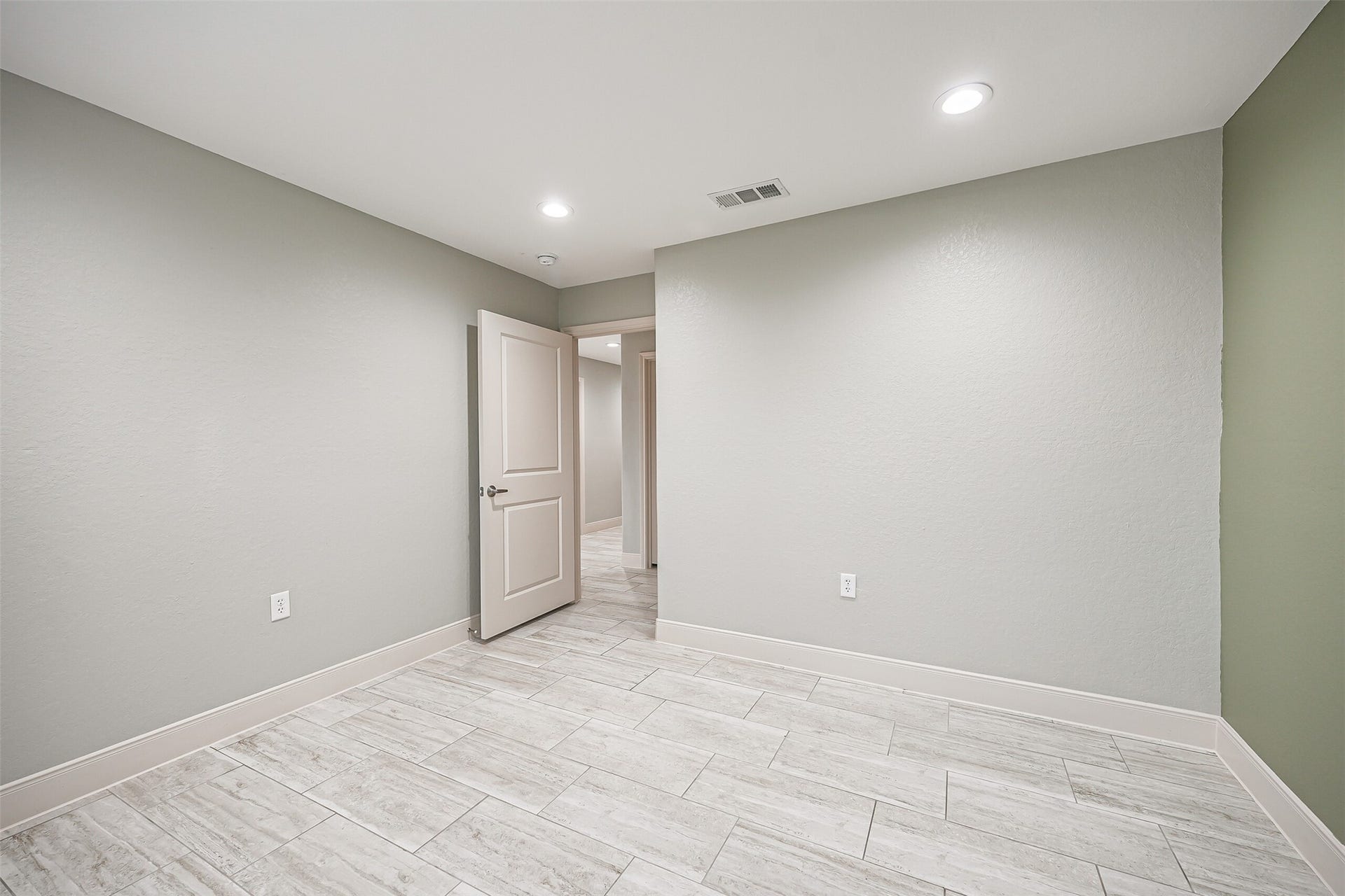 1408 W Highway 6, Alvin, TX 77511 1408 W Highway 6, Alvin, TX 77511