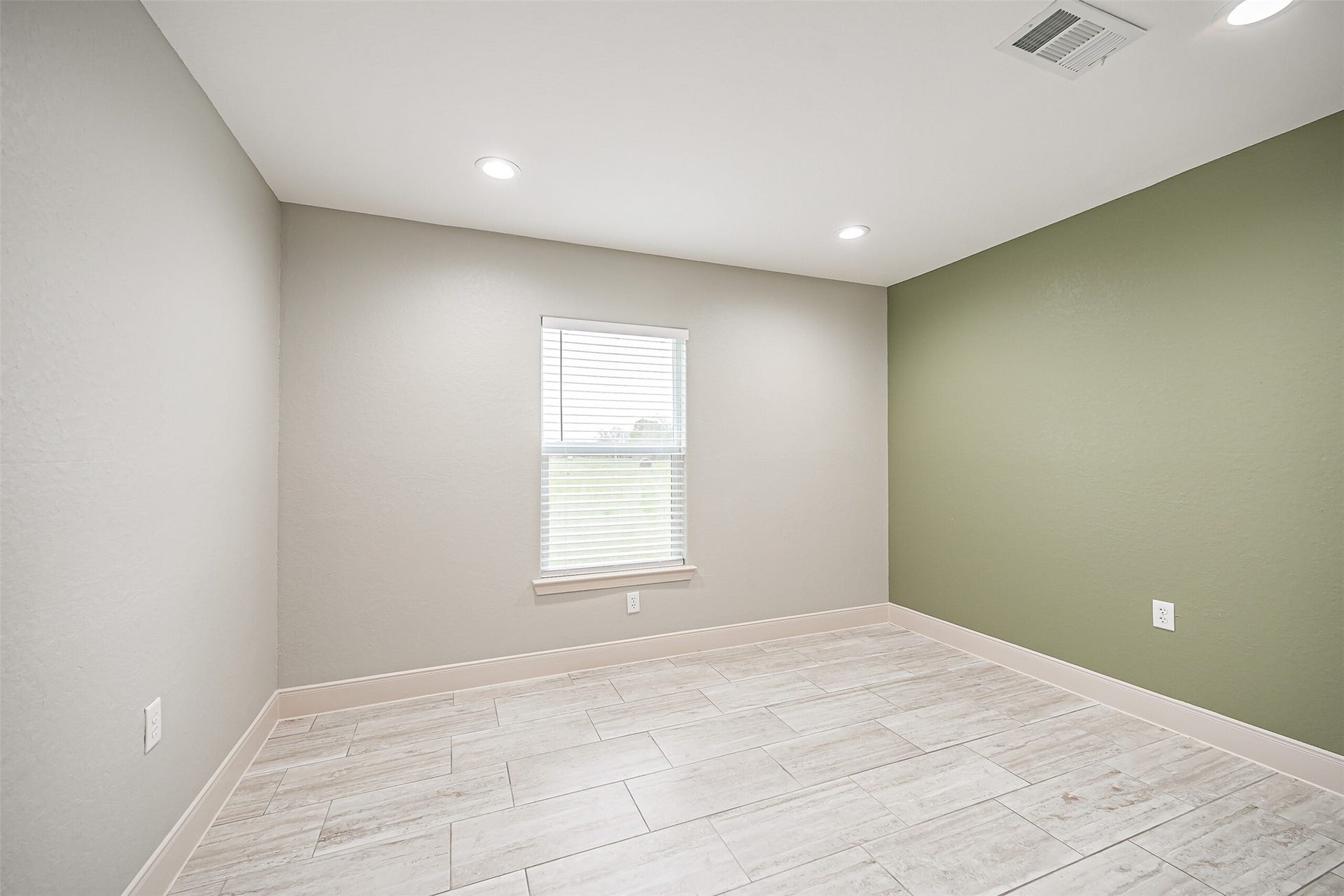 1408 W Highway 6, Alvin, TX 77511 1408 W Highway 6, Alvin, TX 77511