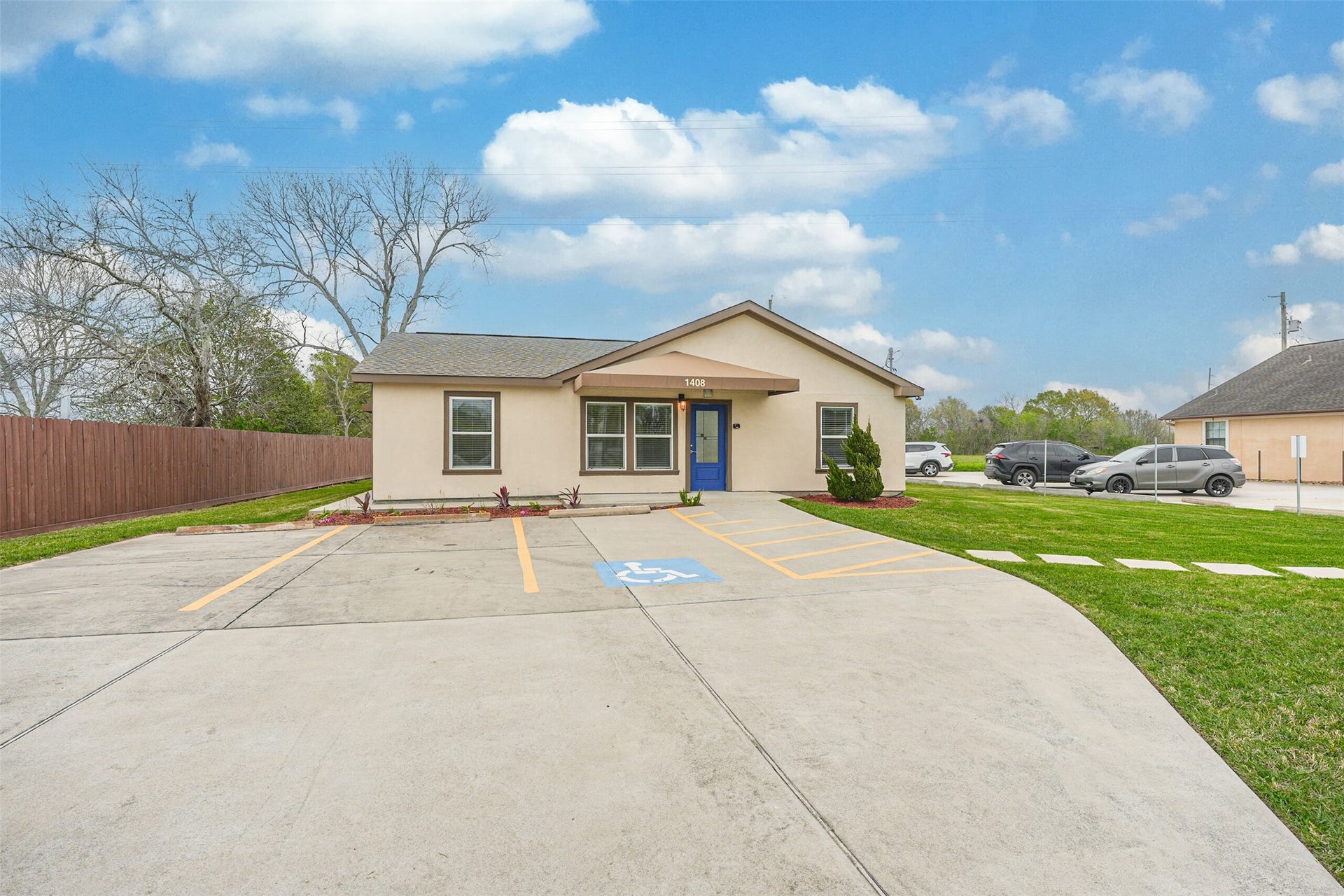 1408 W Highway 6, Alvin, TX 77511 1408 W Highway 6, Alvin, TX 77511