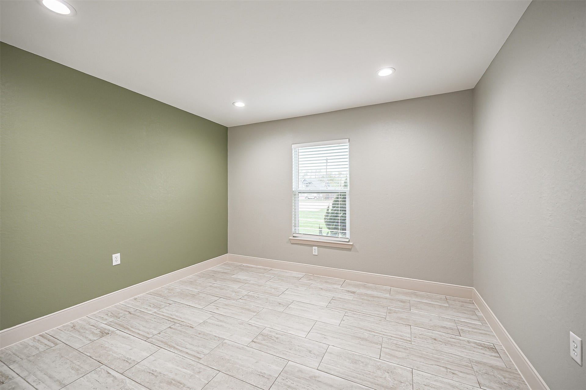 1408 W Highway 6, Alvin, TX 77511 1408 W Highway 6, Alvin, TX 77511