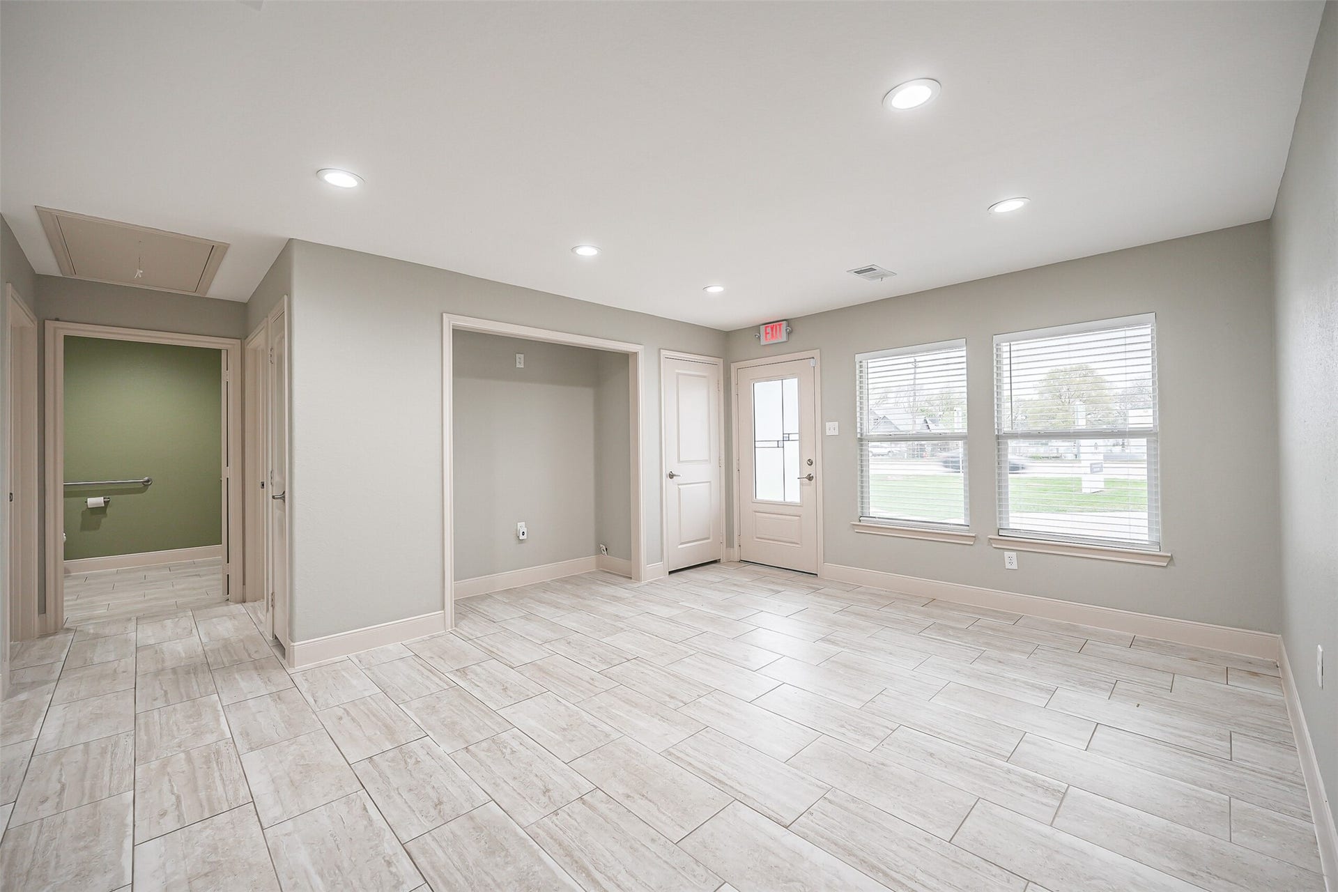 1408 W Highway 6, Alvin, TX 77511 1408 W Highway 6, Alvin, TX 77511