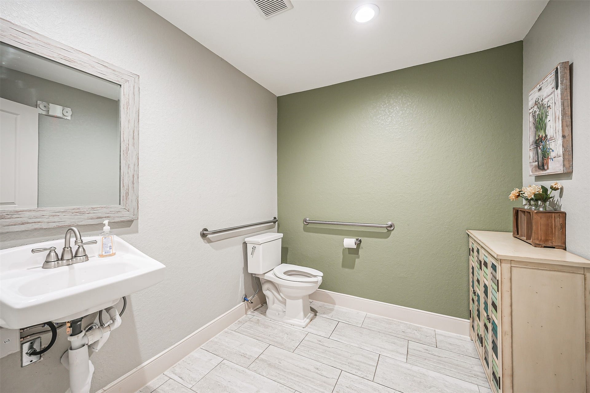 1408 W Highway 6, Alvin, TX 77511 1408 W Highway 6, Alvin, TX 77511