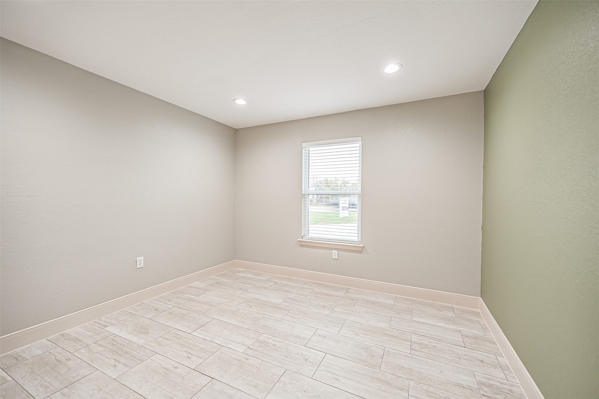 1408 W Highway 6, Alvin, TX 77511 1408 W Highway 6, Alvin, TX 77511