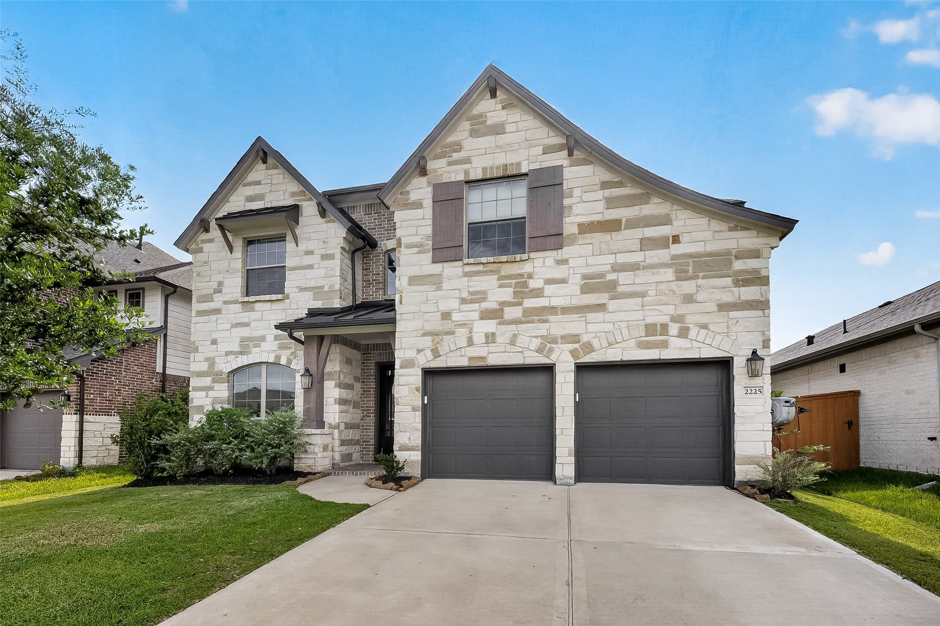 2225 Bellano Bay Drive, La Marque, TX 77568 2225 Bellano Bay Drive, La Marque, TX 77568