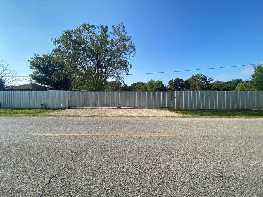 Property photo for 6807 Spindle Drive, Houston, TX