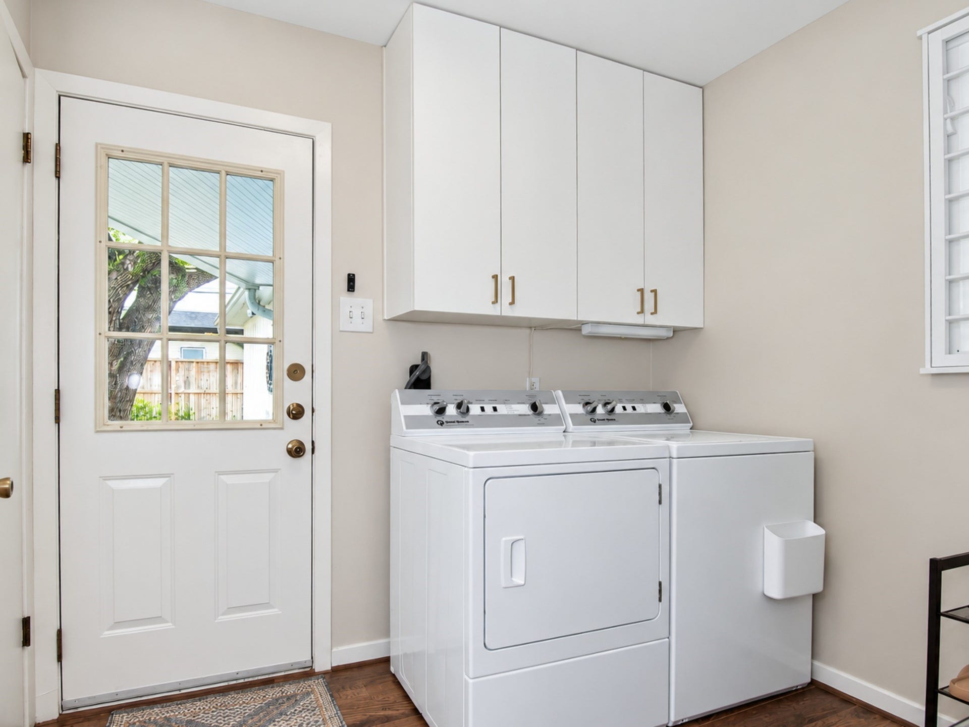 5611 Cheena Drive, Houston, TX 77096 Large walk in laundry room with ample storage space