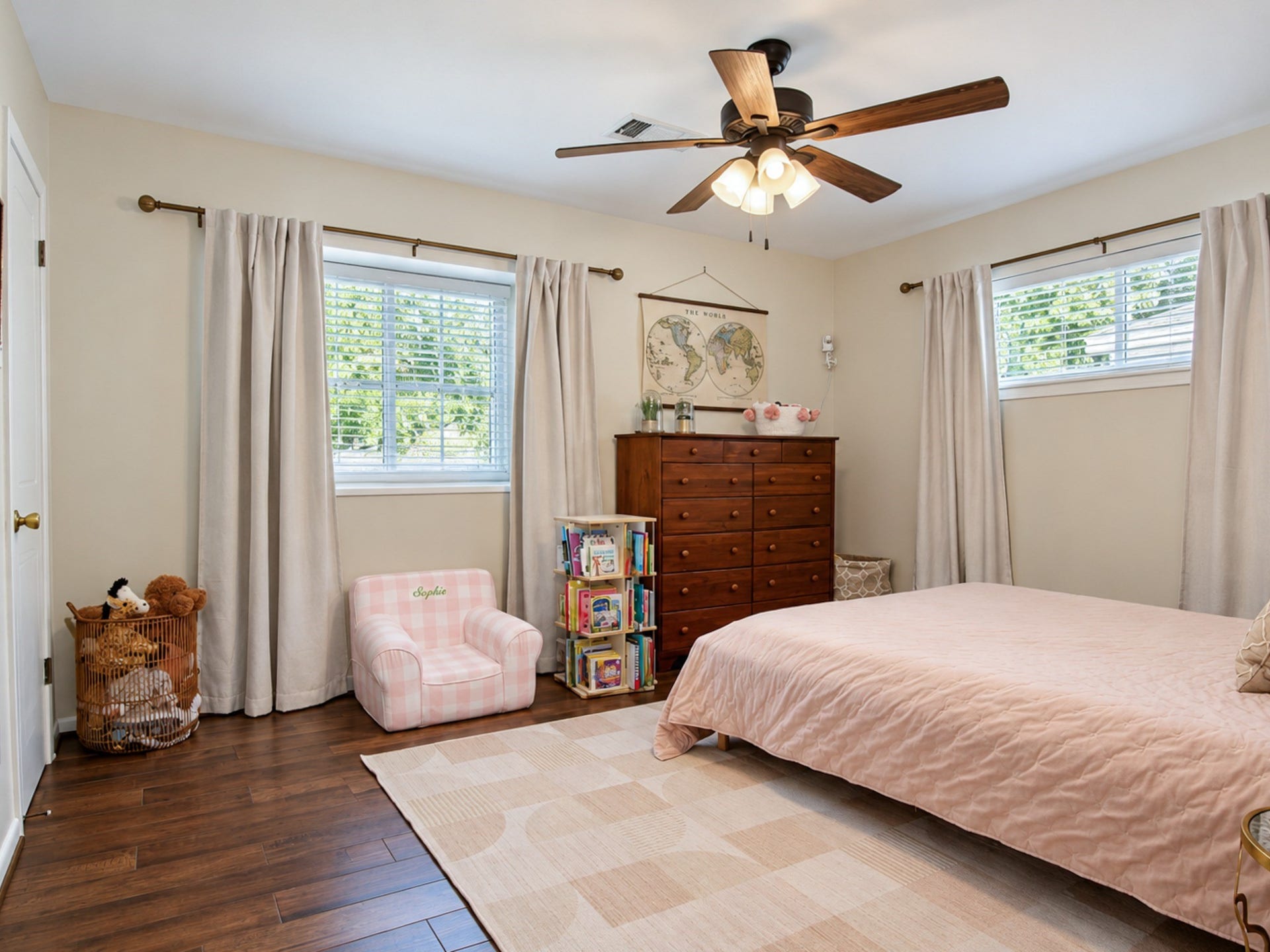 5611 Cheena Drive, Houston, TX 77096 5611 Cheena Drive, Houston, TX 77096