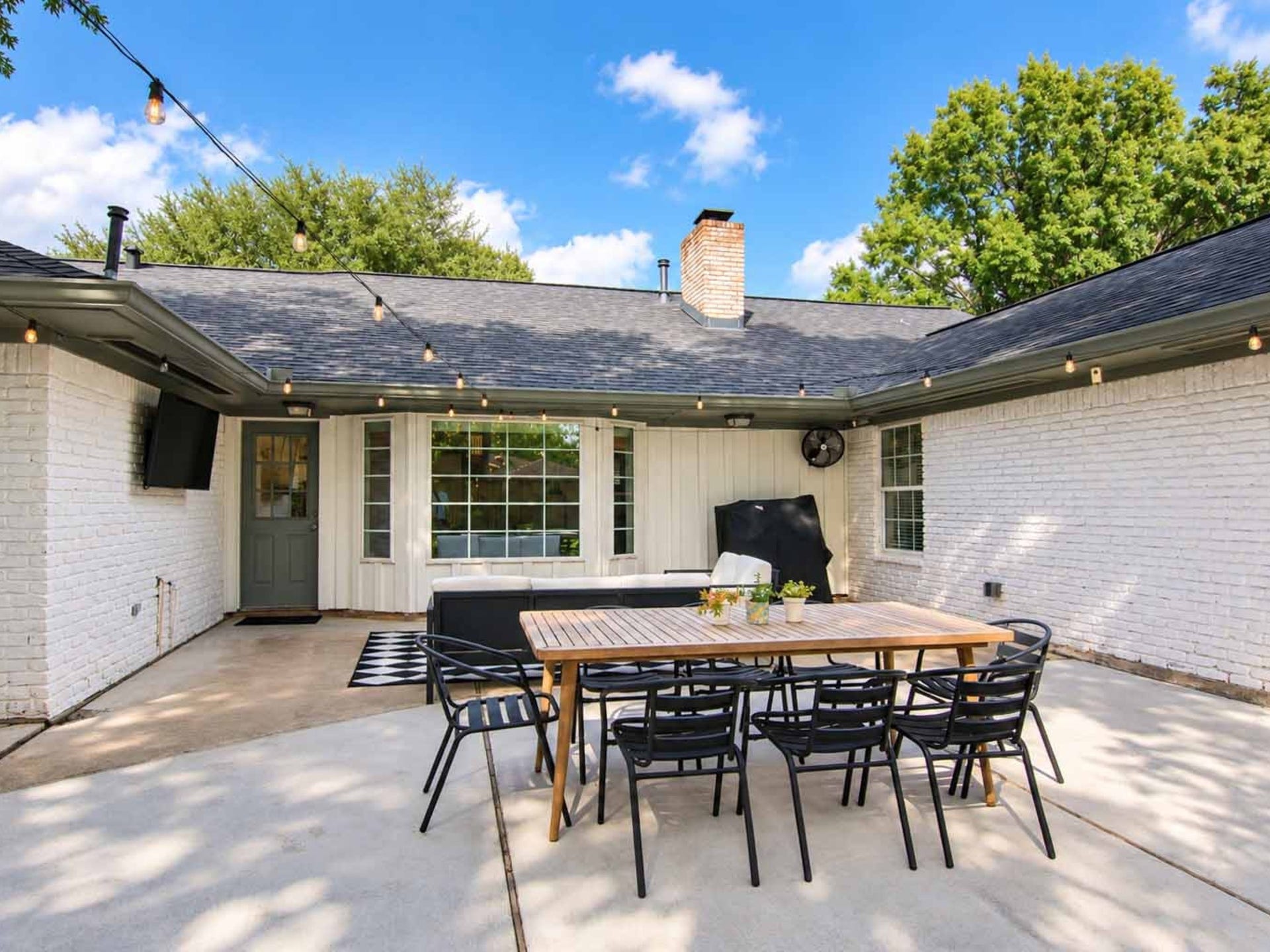 5611 Cheena Drive, Houston, TX 77096 An awesome back patio for entertaining!