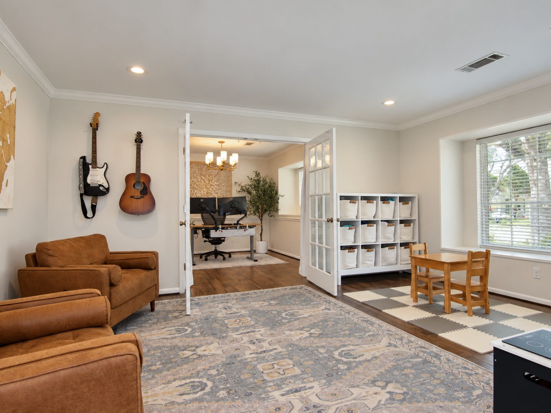 5611 Cheena Drive, Houston, TX 77096 Game room/play room upon entrance.