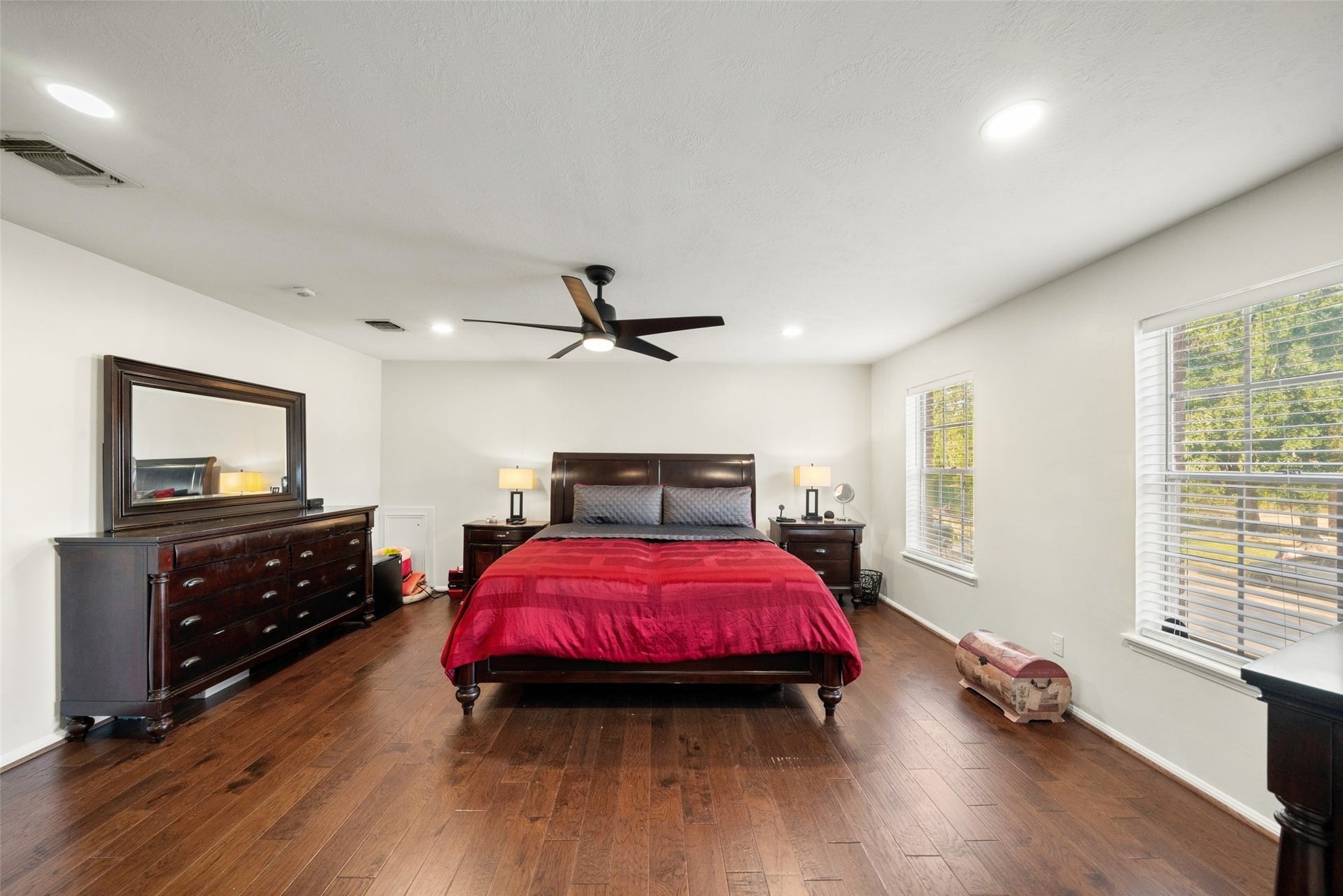 1806 Saddlecreek Drive, Houston, TX 77090 1806 Saddlecreek Drive, Houston, TX 77090