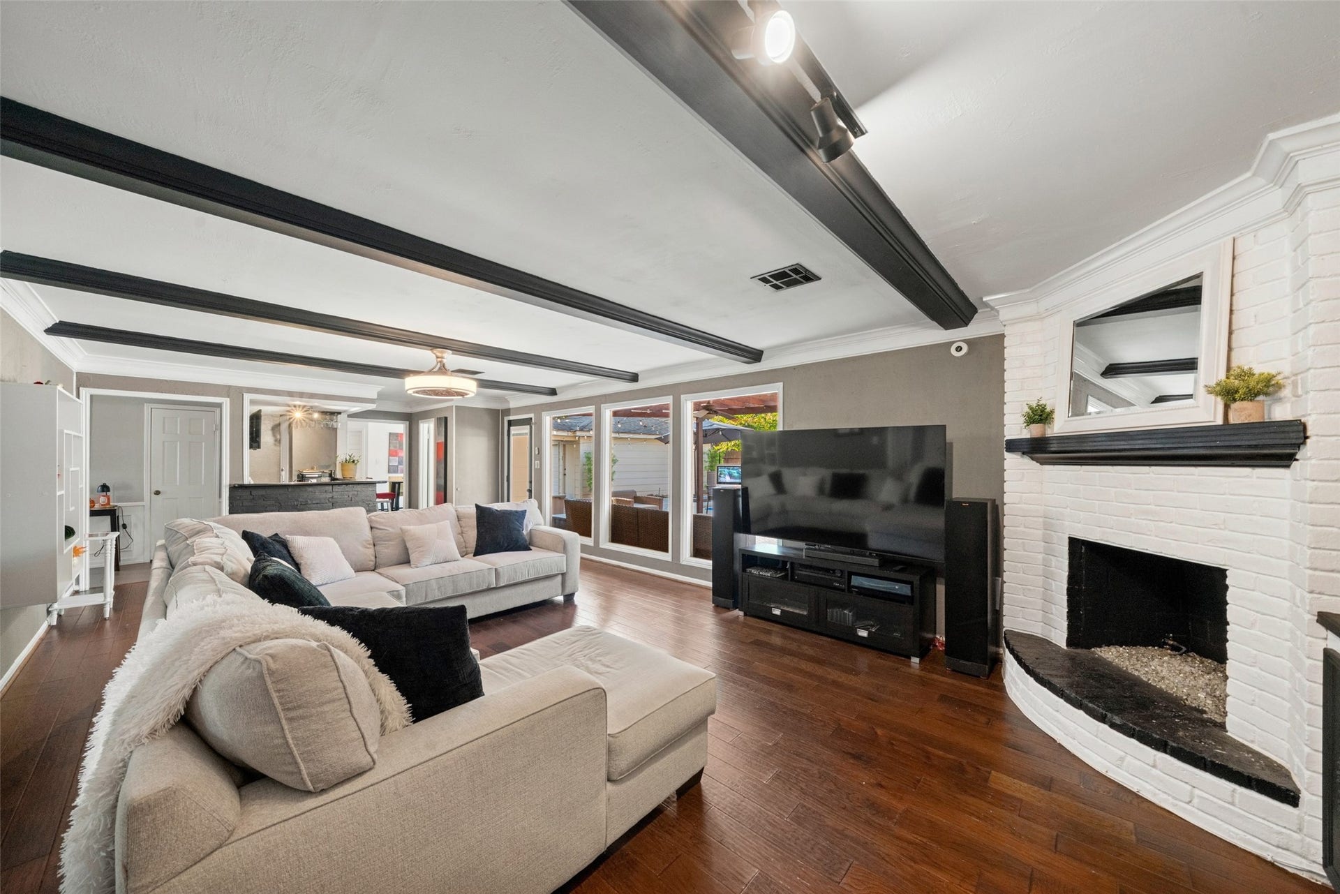 1806 Saddlecreek Drive, Houston, TX 77090 1806 Saddlecreek Drive, Houston, TX 77090